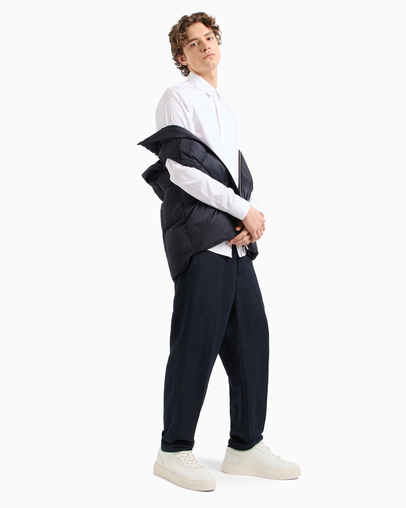 ストレッチサテンのスリムフィットシャツ スライドする 3