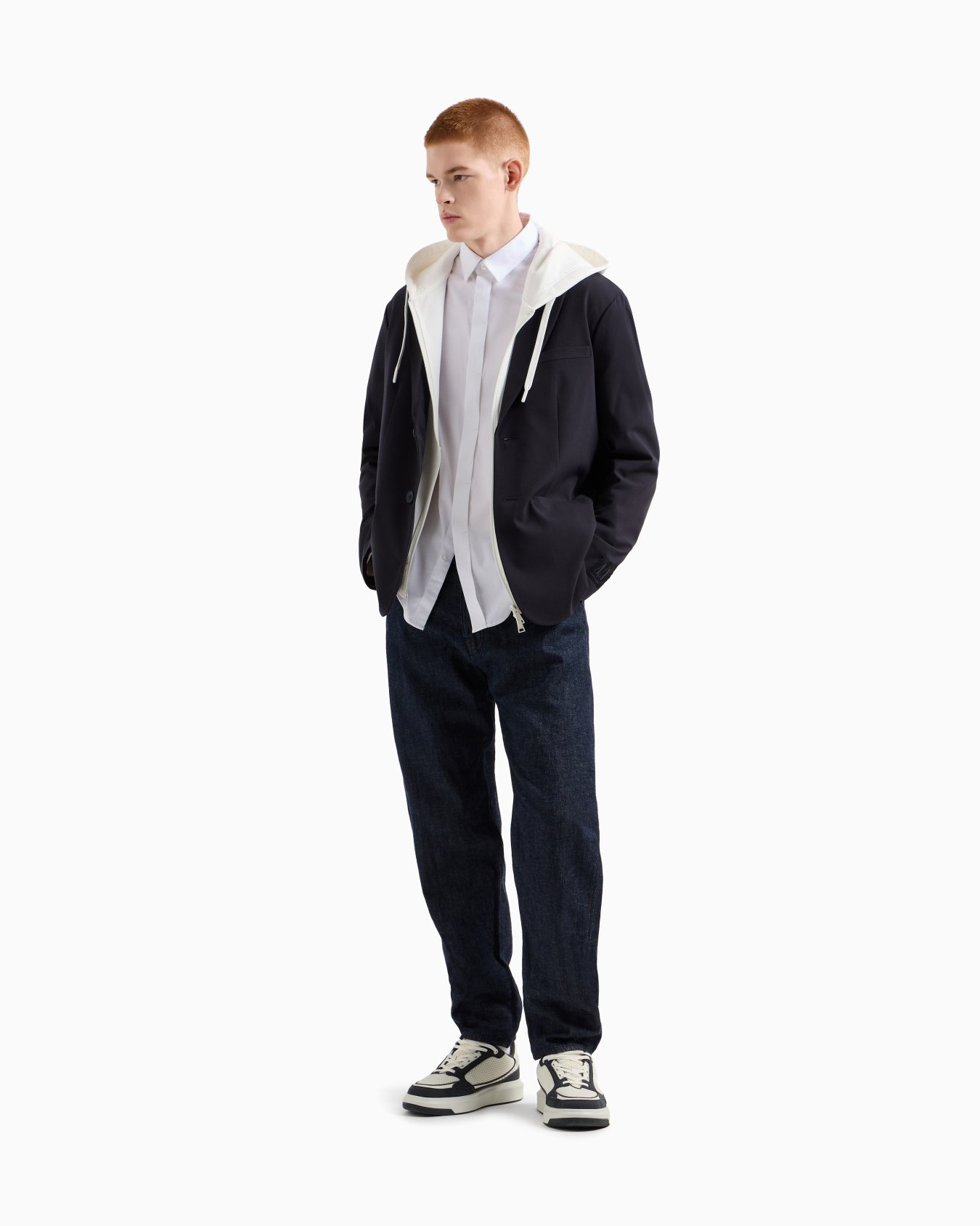 Camisa slim fit de manga corta en satén elástico Diapositiva 2
