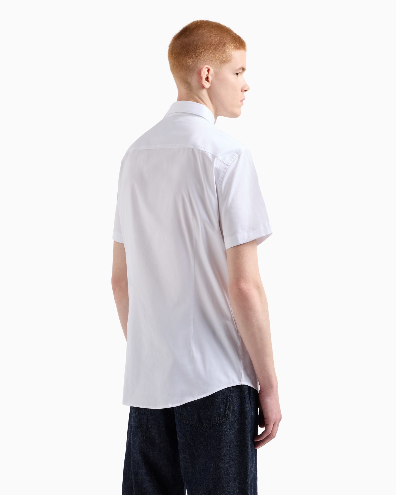 Camisa slim fit de manga corta en satén elástico Diapositiva 3