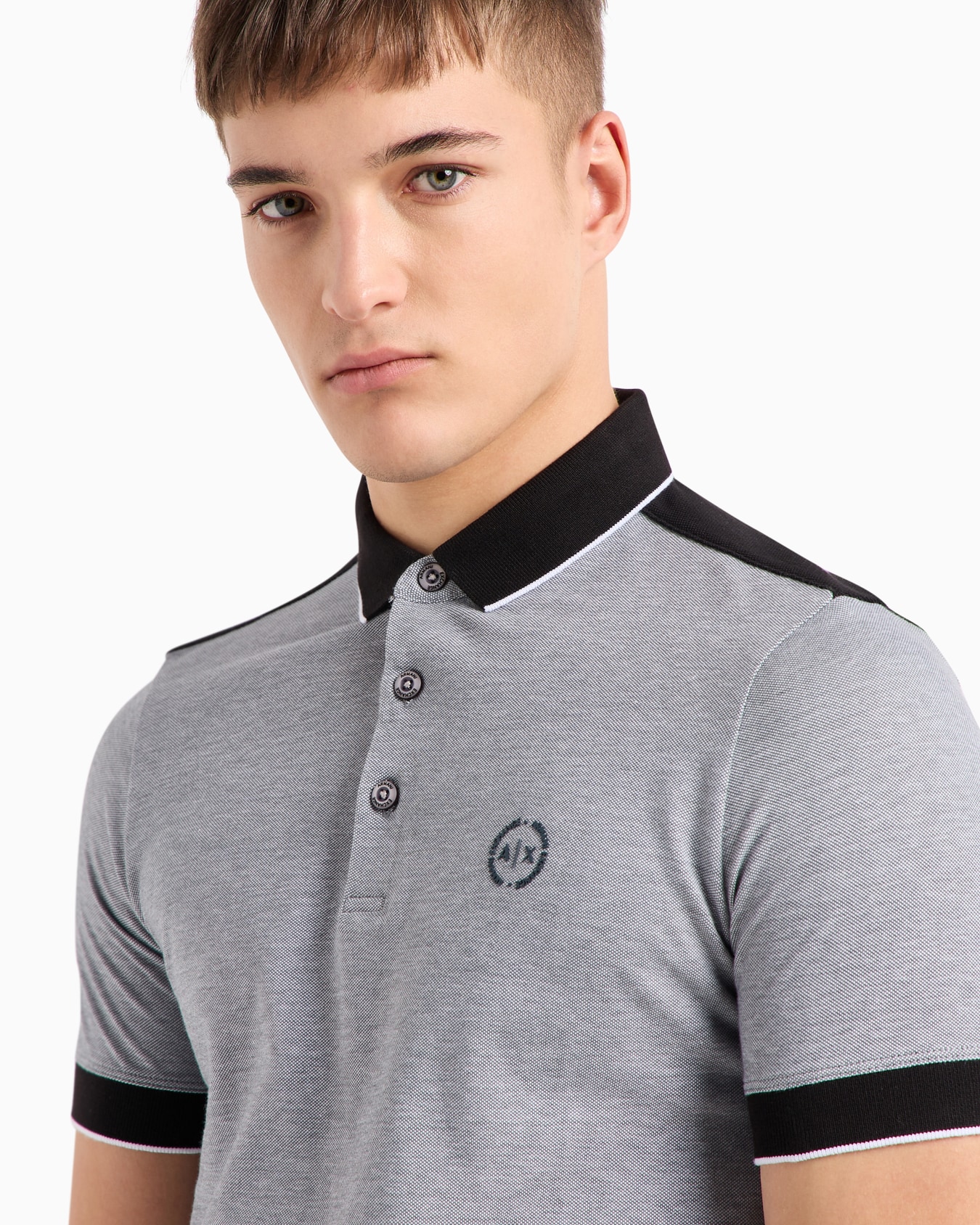 Cotton polo with contrasting details Slide 4