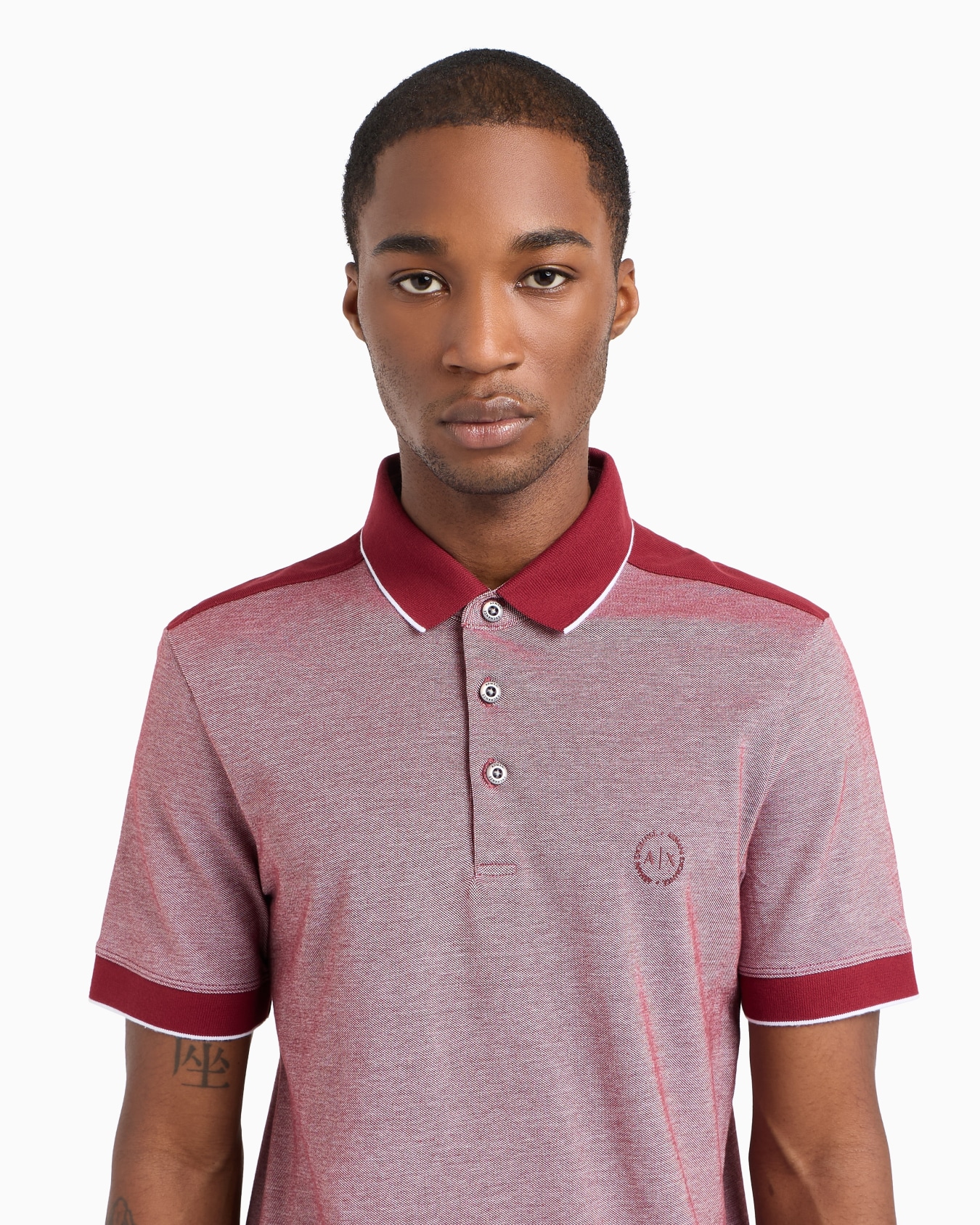 Polo de algodón con detalles en contraste Diapositiva 4
