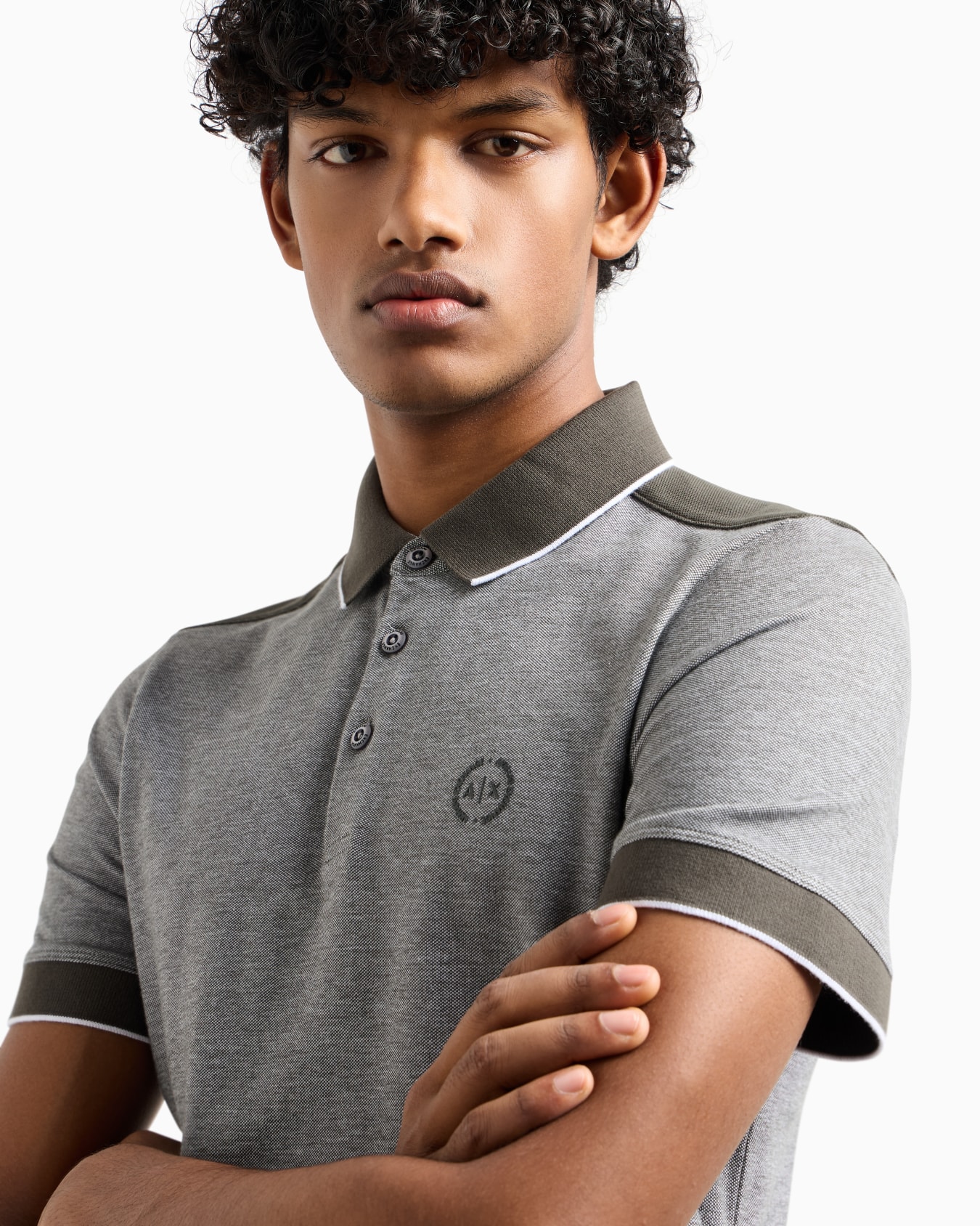 Cotton polo with contrasting details Slide 4