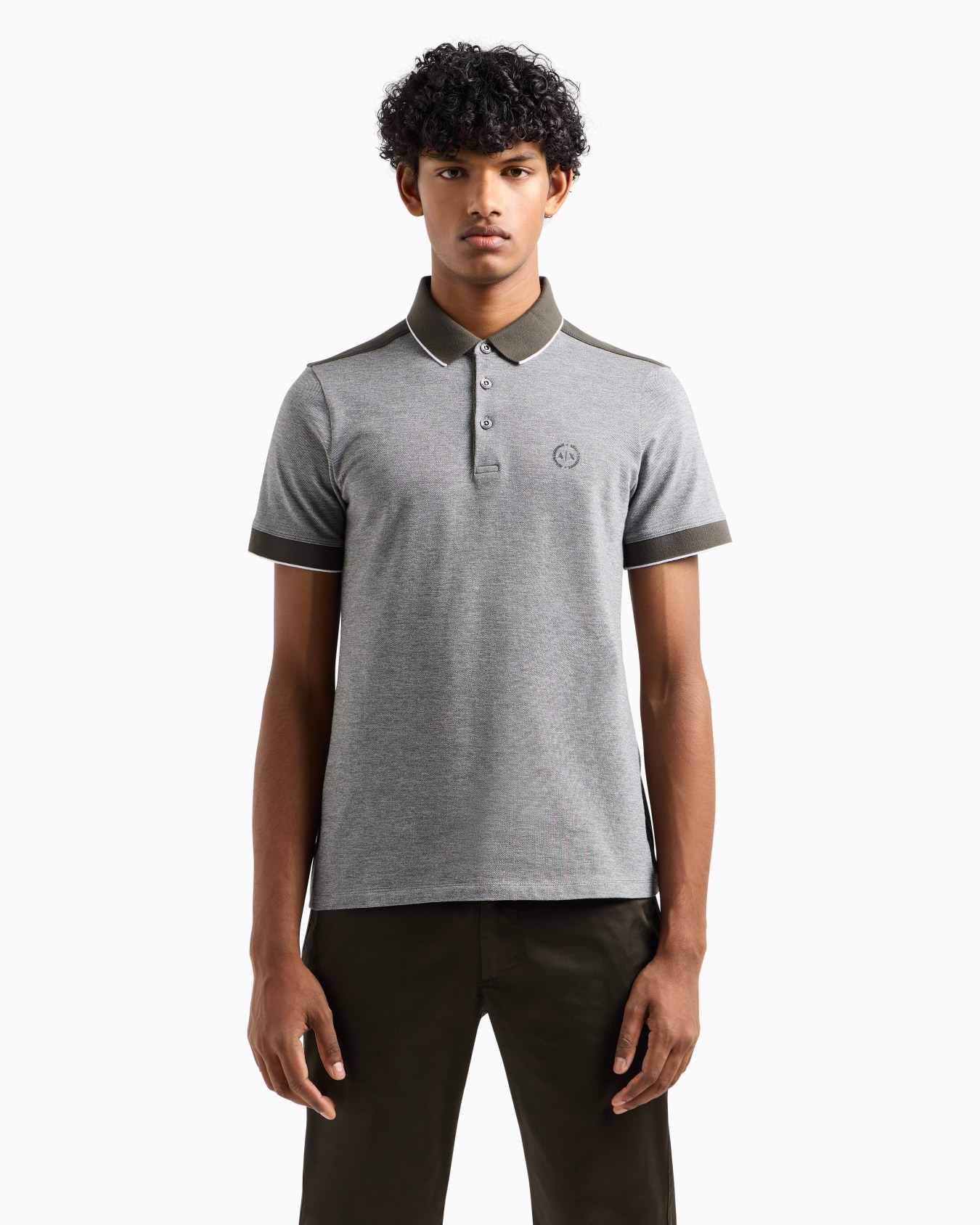 Cotton polo with contrasting details Slide 3