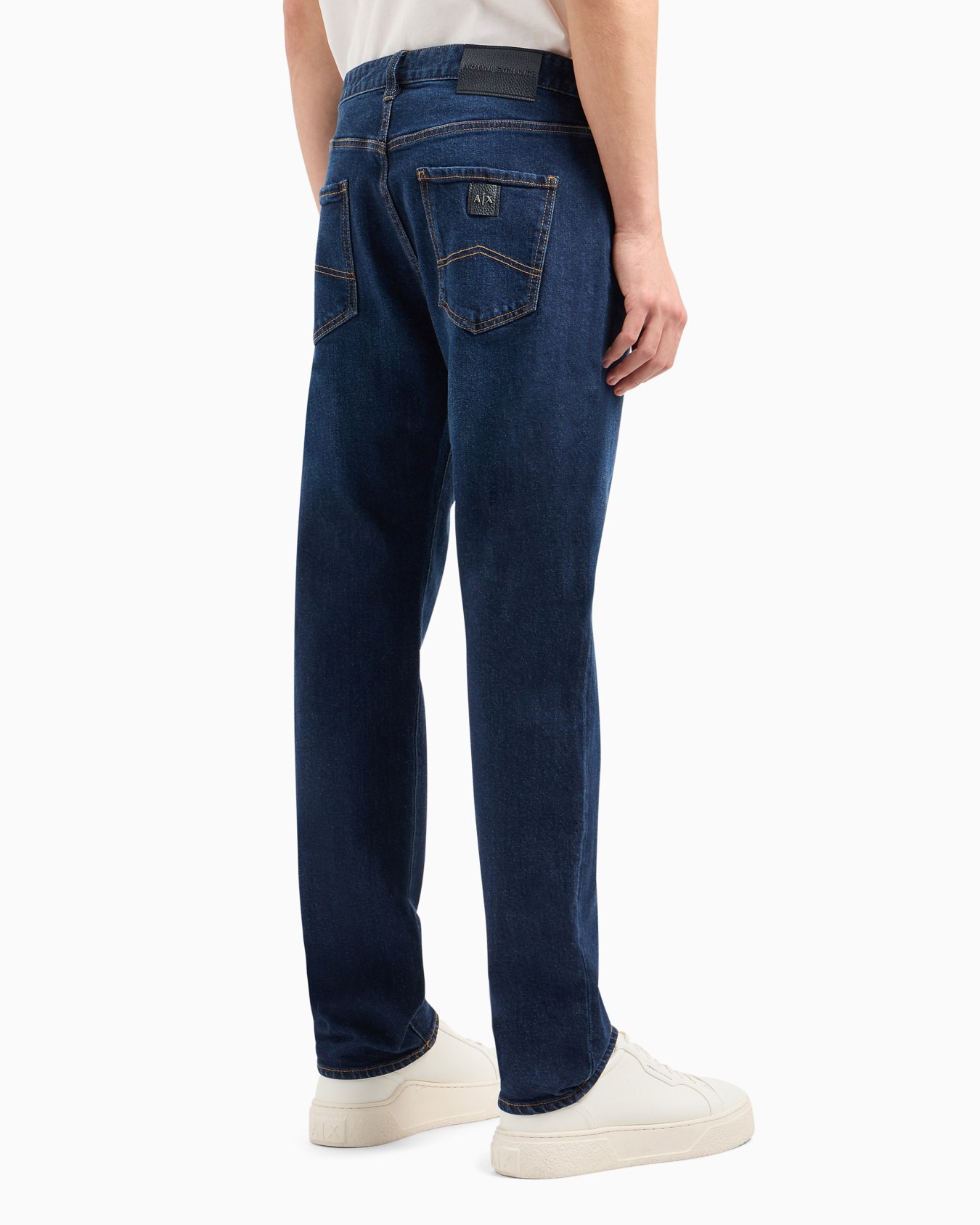 J16 boyfriend fit cropped jeans in washed denim Slide 2