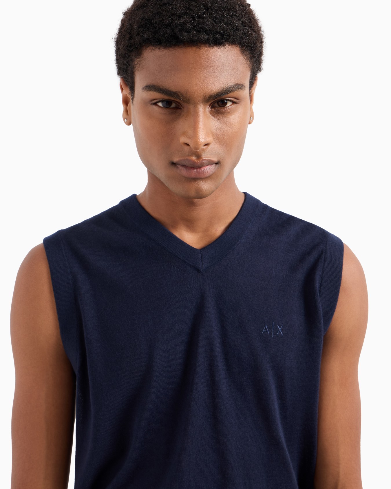 V-neck vest Slide 4