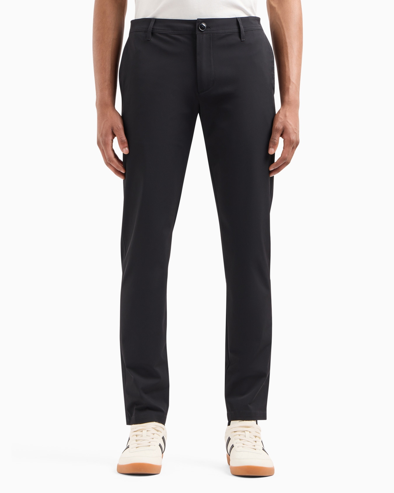 Pantalón slim fit en sarga ultraelástica Diapositiva 3