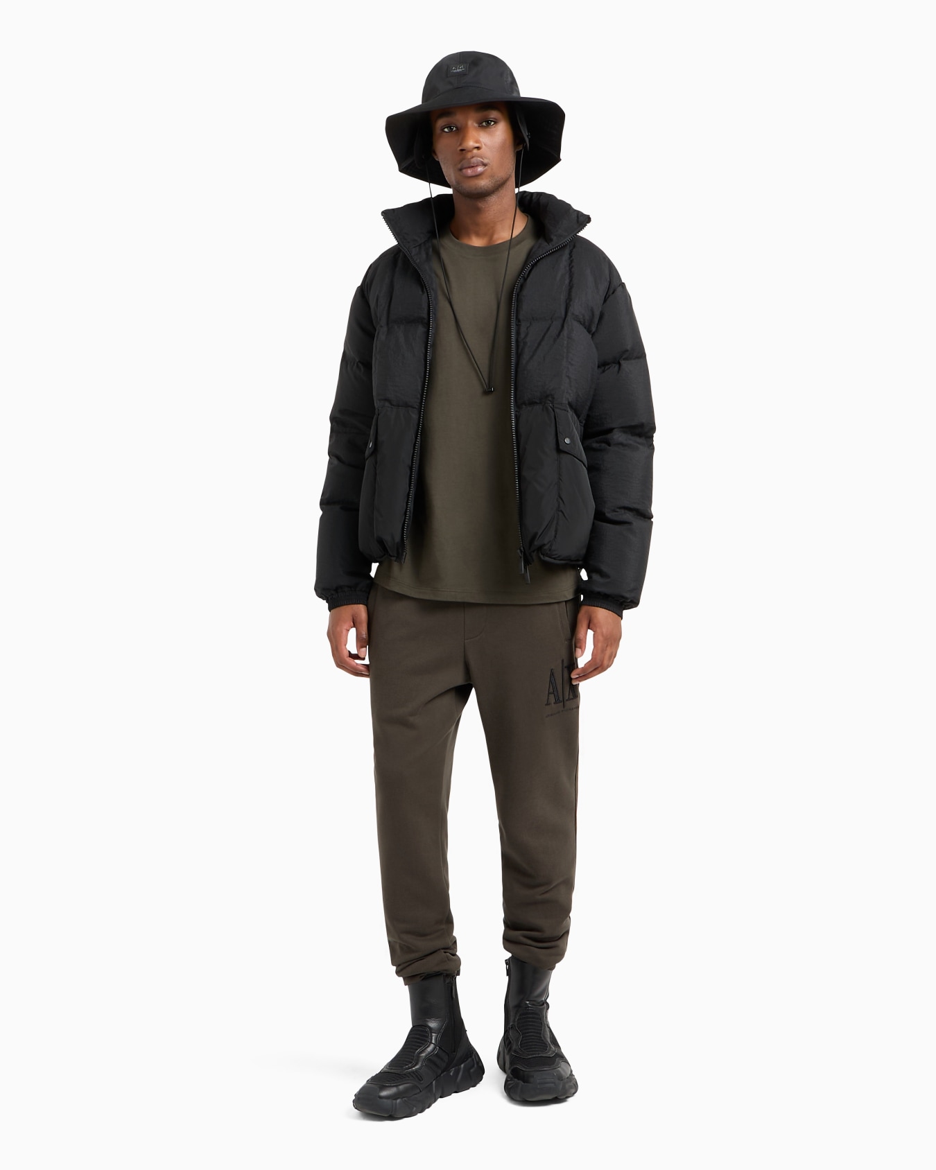 Soft yarn jogger pants with logo Slide 3