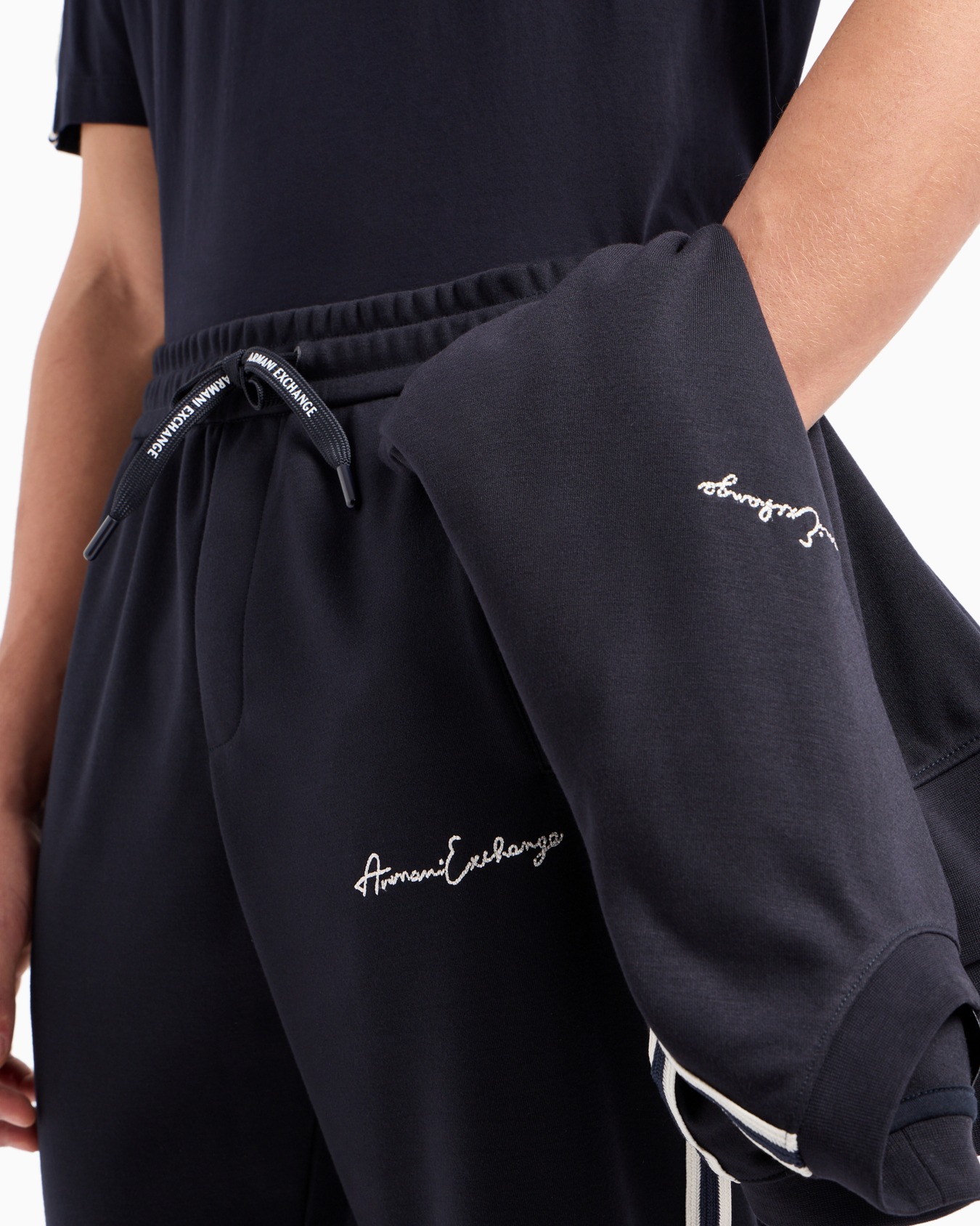 Logo Signature Joggers Slide 5
