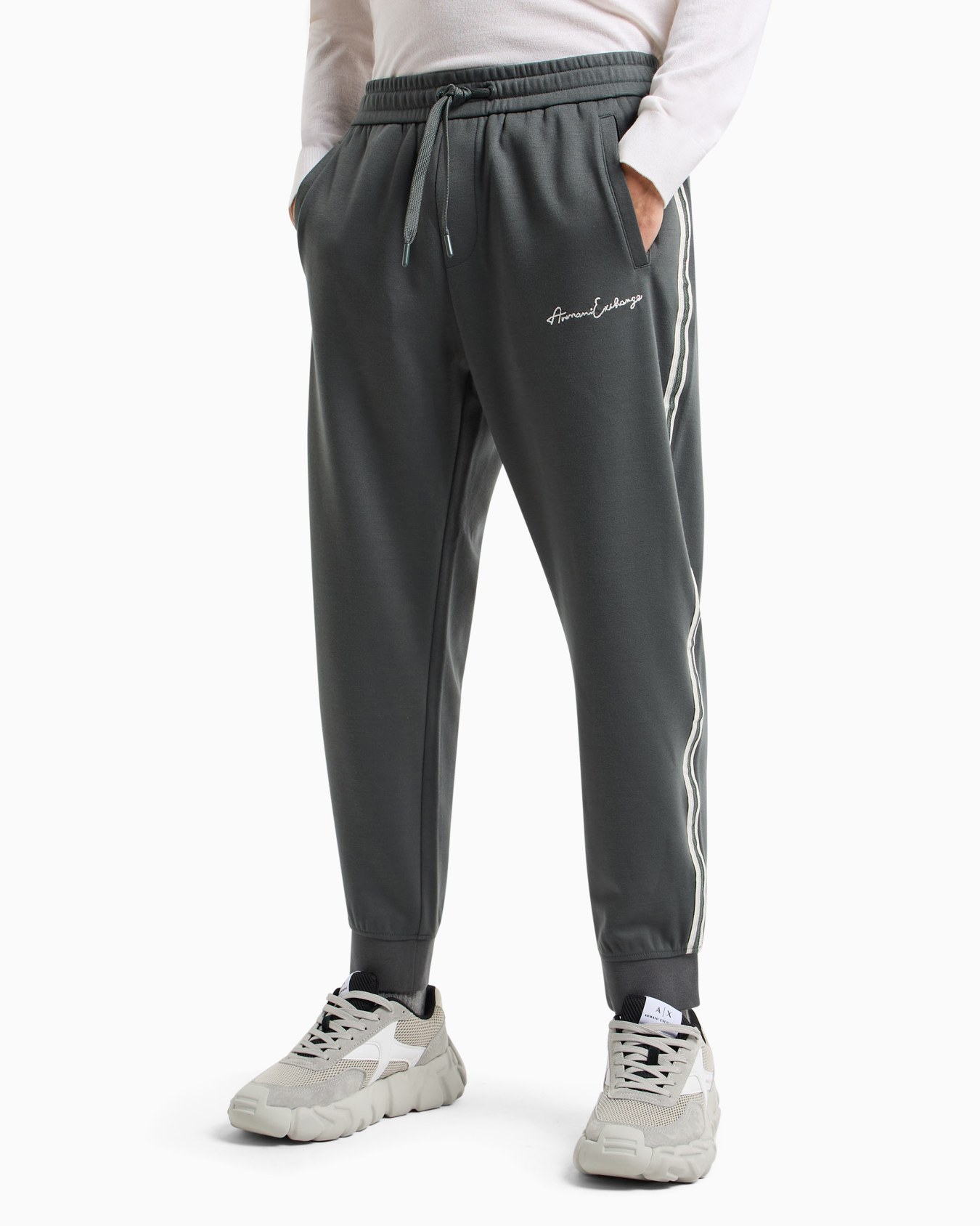Logo Signature Joggers Slide 3