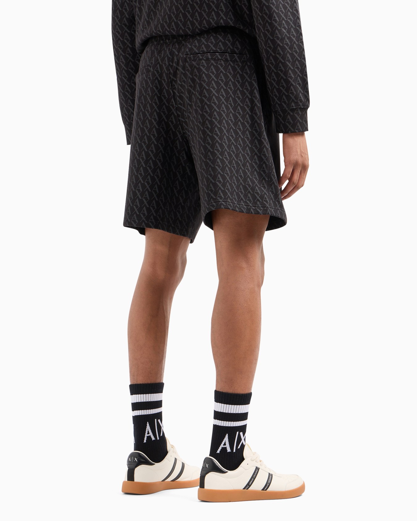Trousers in flowing fabric Slide 2