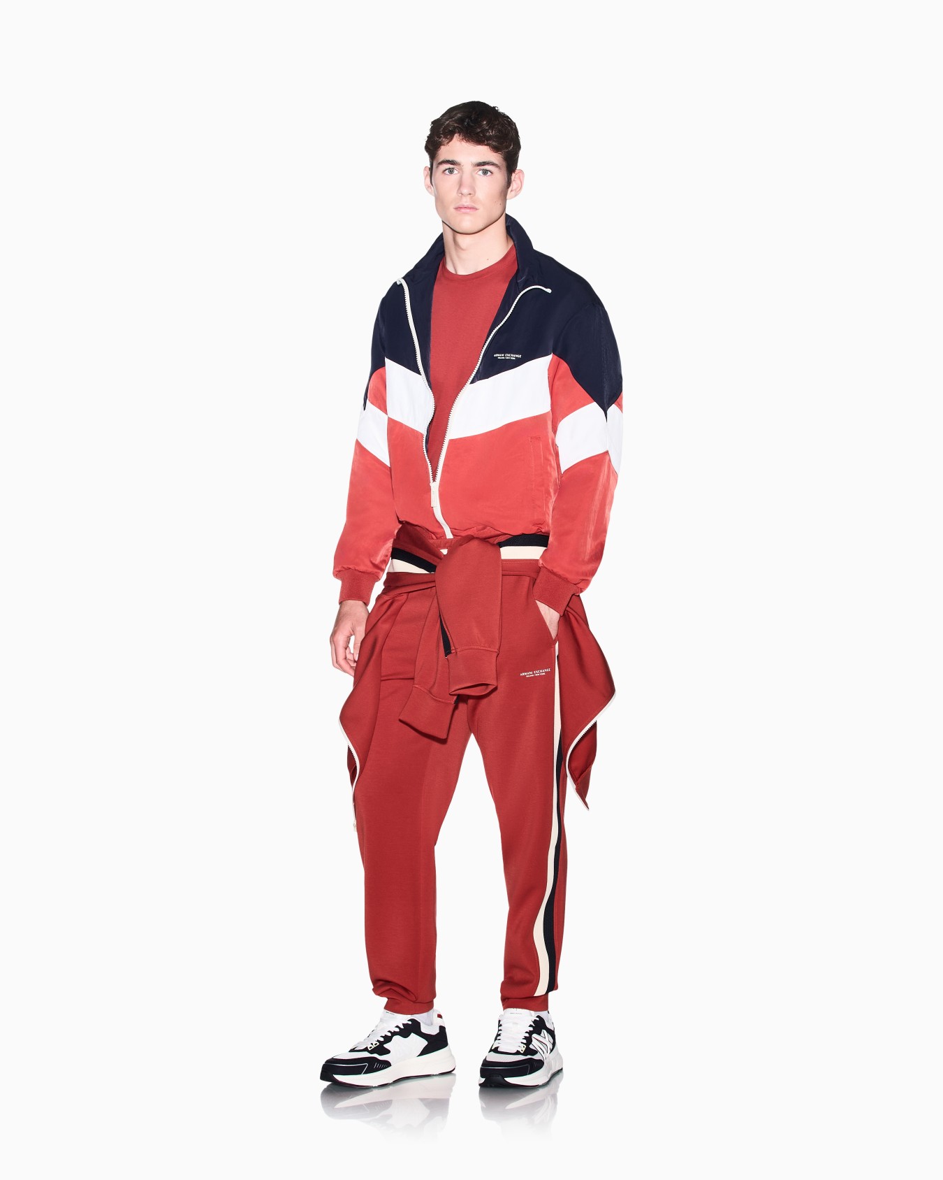 slim fit t-shirt in Pima cotton jersey Slide 1