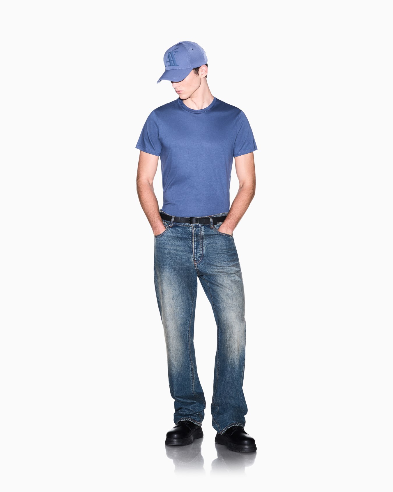 slim fit t-shirt in Pima cotton jersey Slide 1