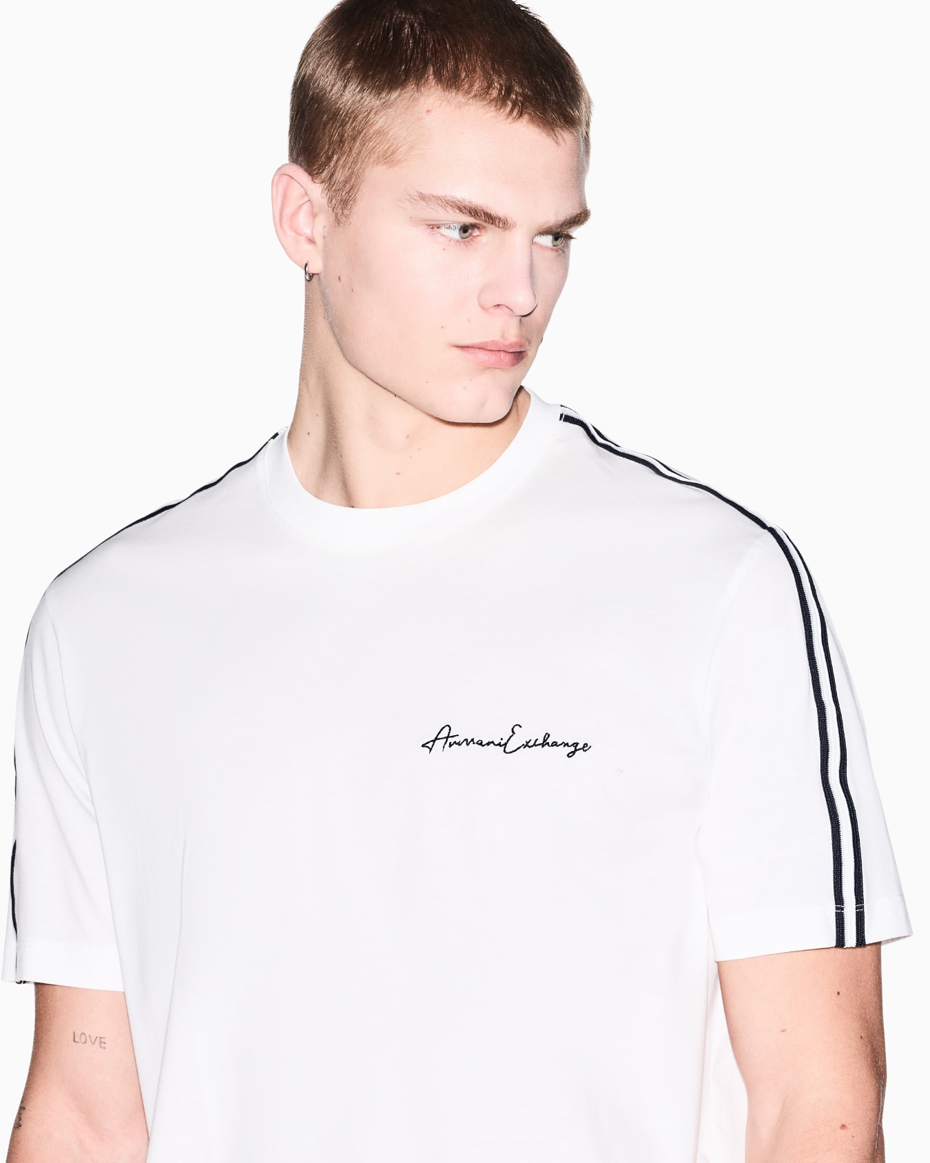 T-shirt à col rond et logo Signature Diapositive 5