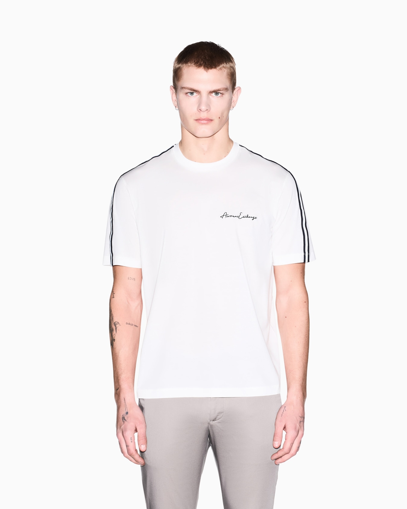 T-shirt à col rond et logo Signature Diapositive 3