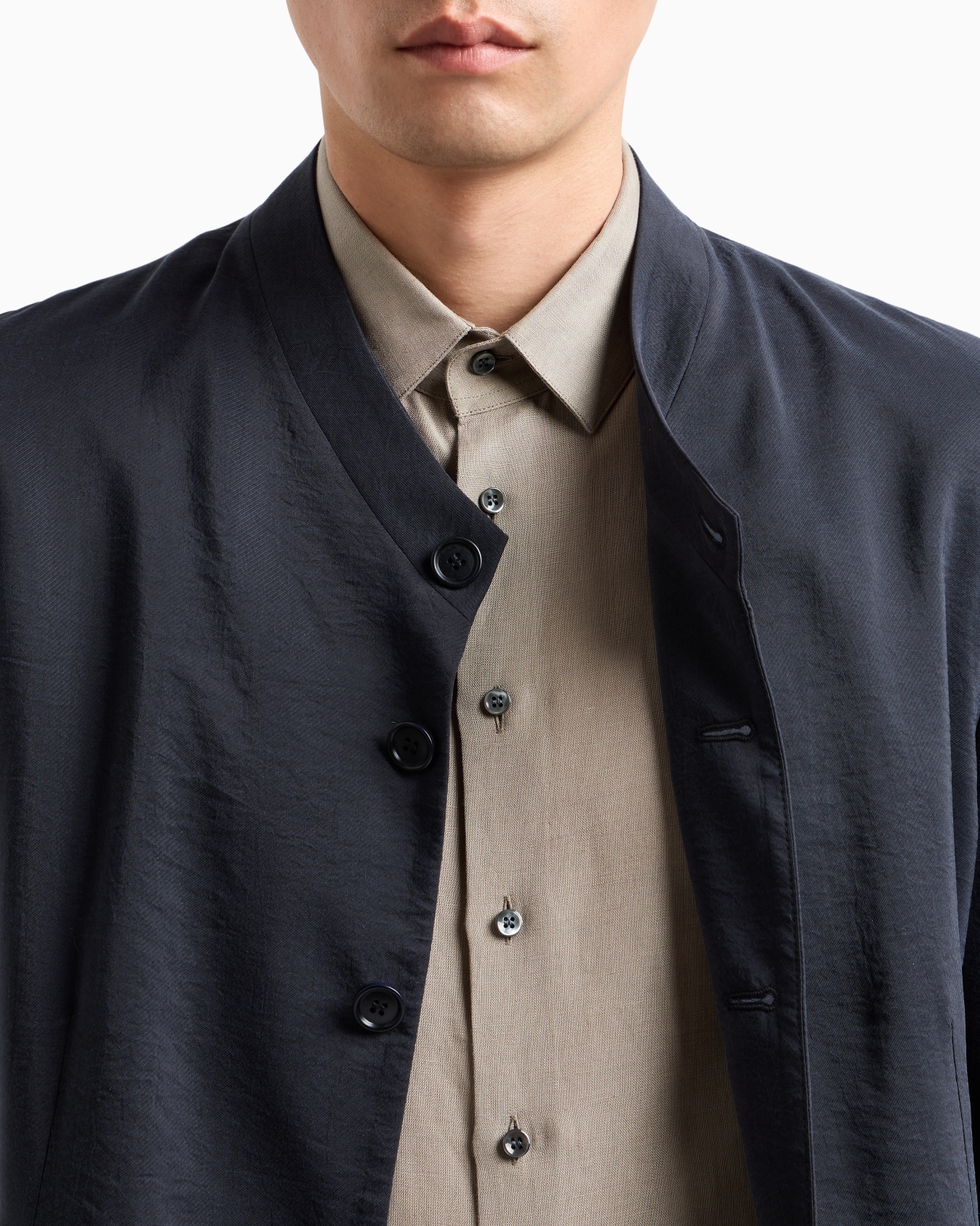 Regular-fit shirt in linen Slide 4