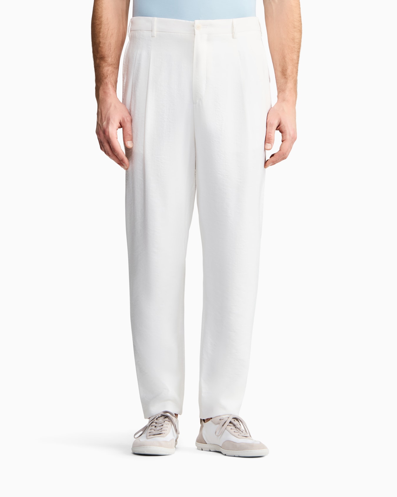 Two-dart trousers in silk-blend twill Slide 3
