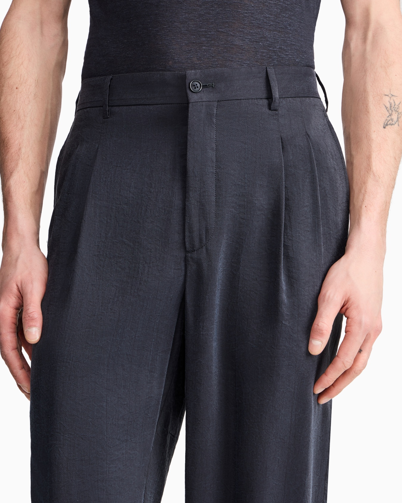 Hose mit doppelten Bundfalten aus einem Seidentwill-Mischgewebe Folie 6