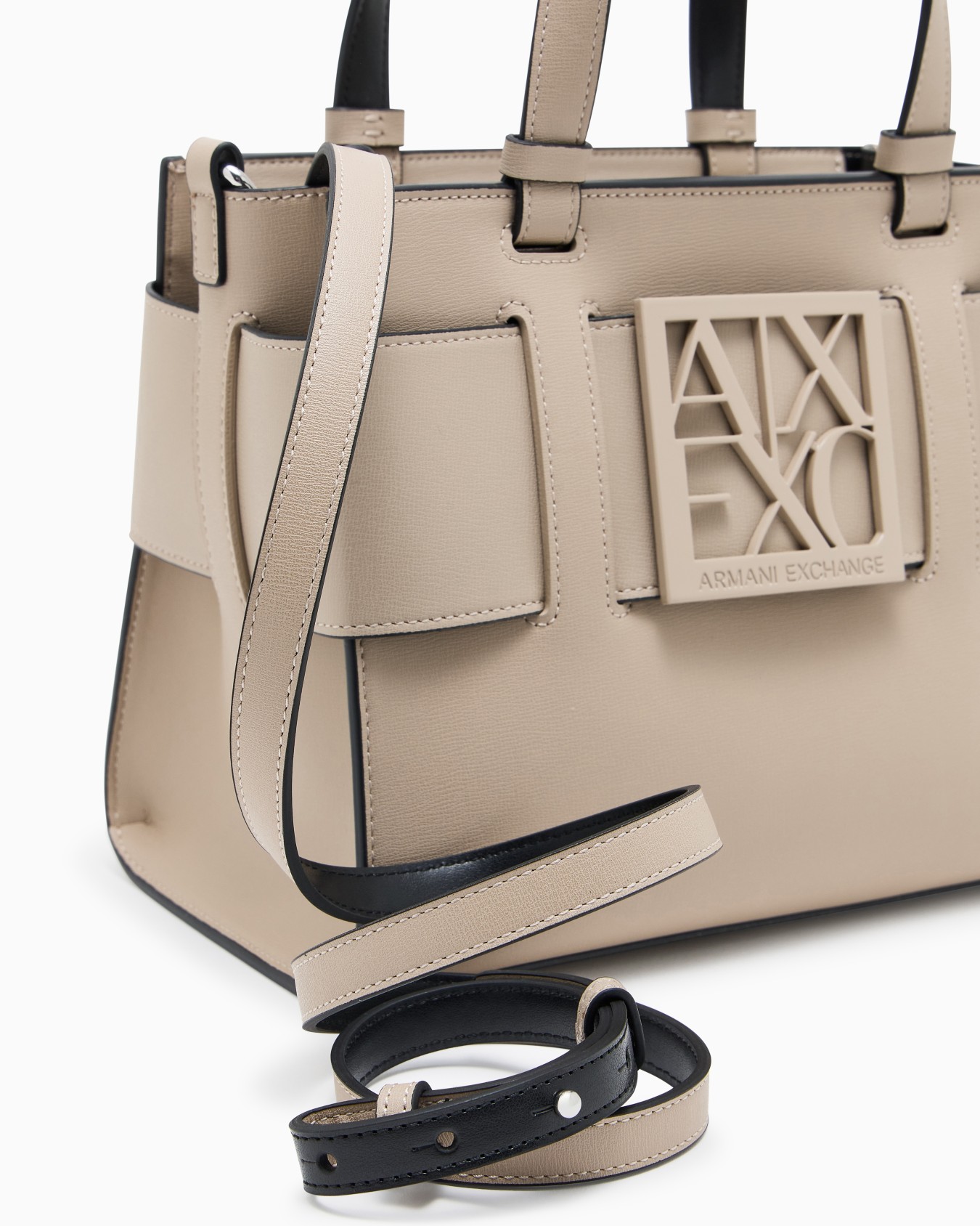 BOXロゴバックル　ミニハンドバッグ スライドする 4