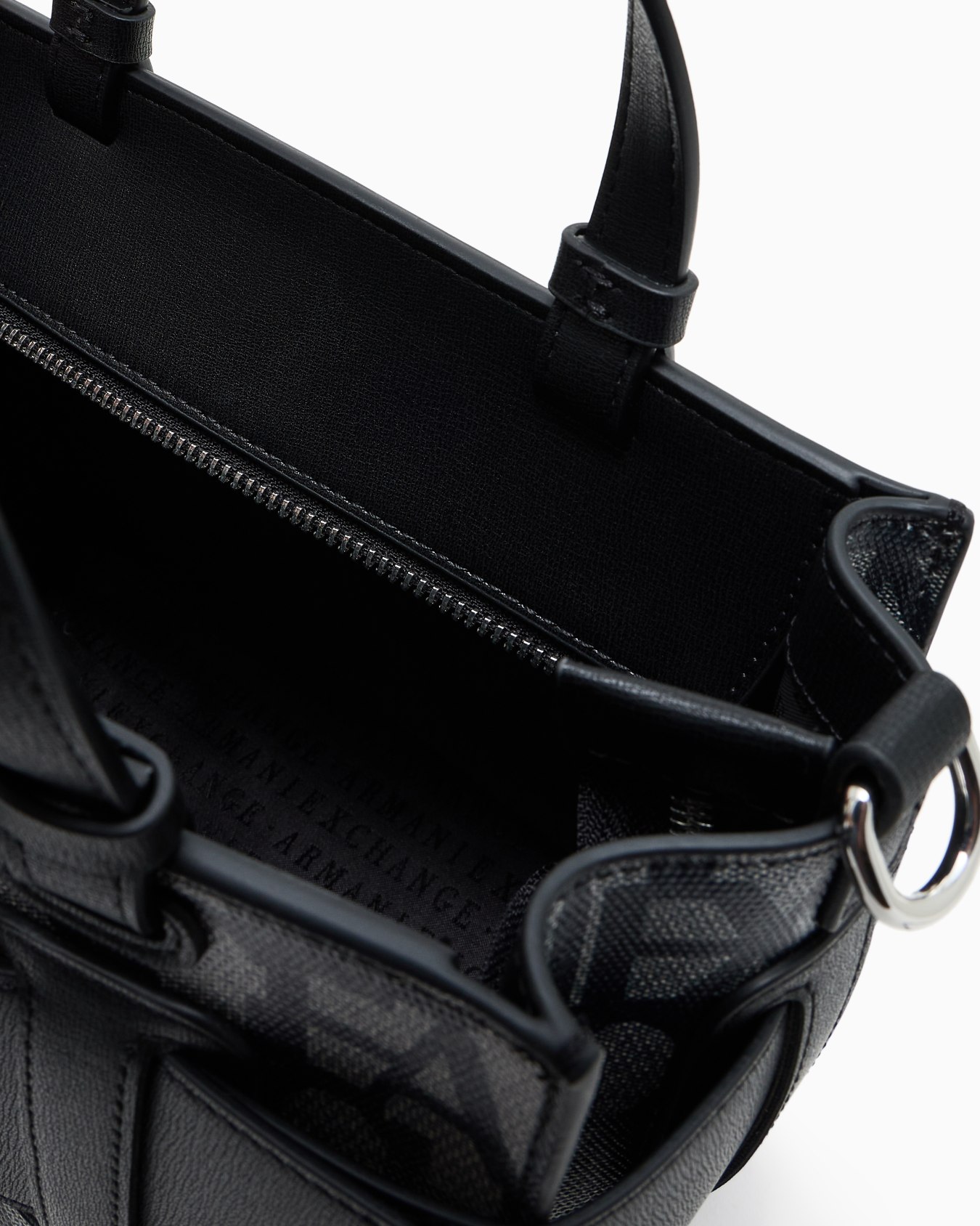 BOXロゴバックル　ミニハンドバッグ スライドする 3