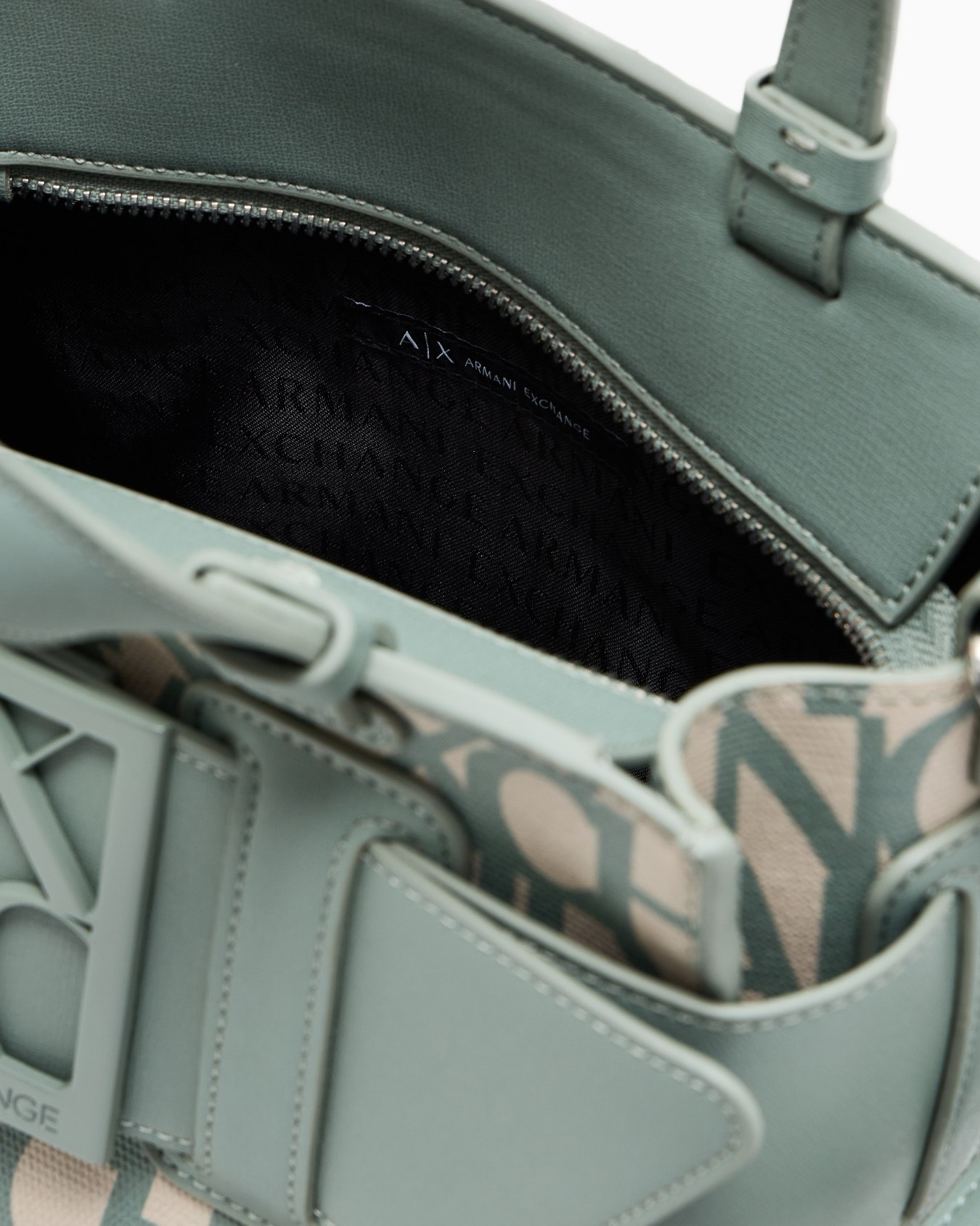 Medium tote bag with contrasting detail Slide 3