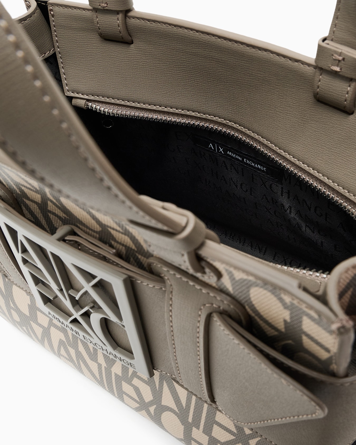 Medium tote bag with contrasting detail Slide 3