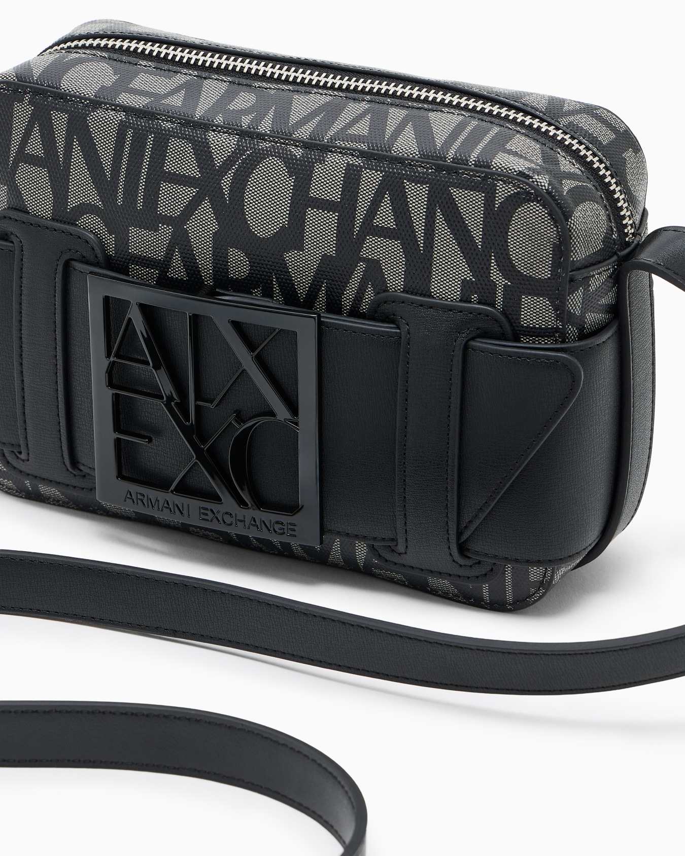 Bolso porta cámara con detalle en contraste Diapositiva 4