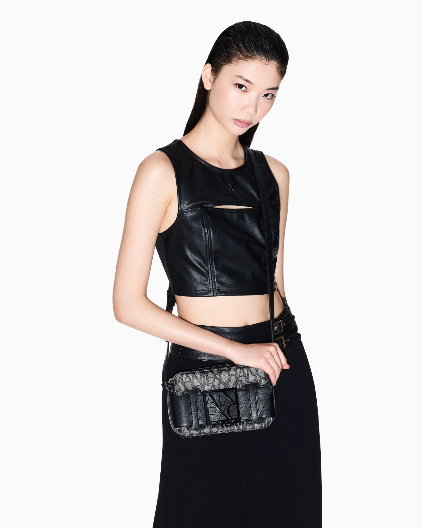 BOXロゴバックル　ミニショルダーバッグ スライドする 5