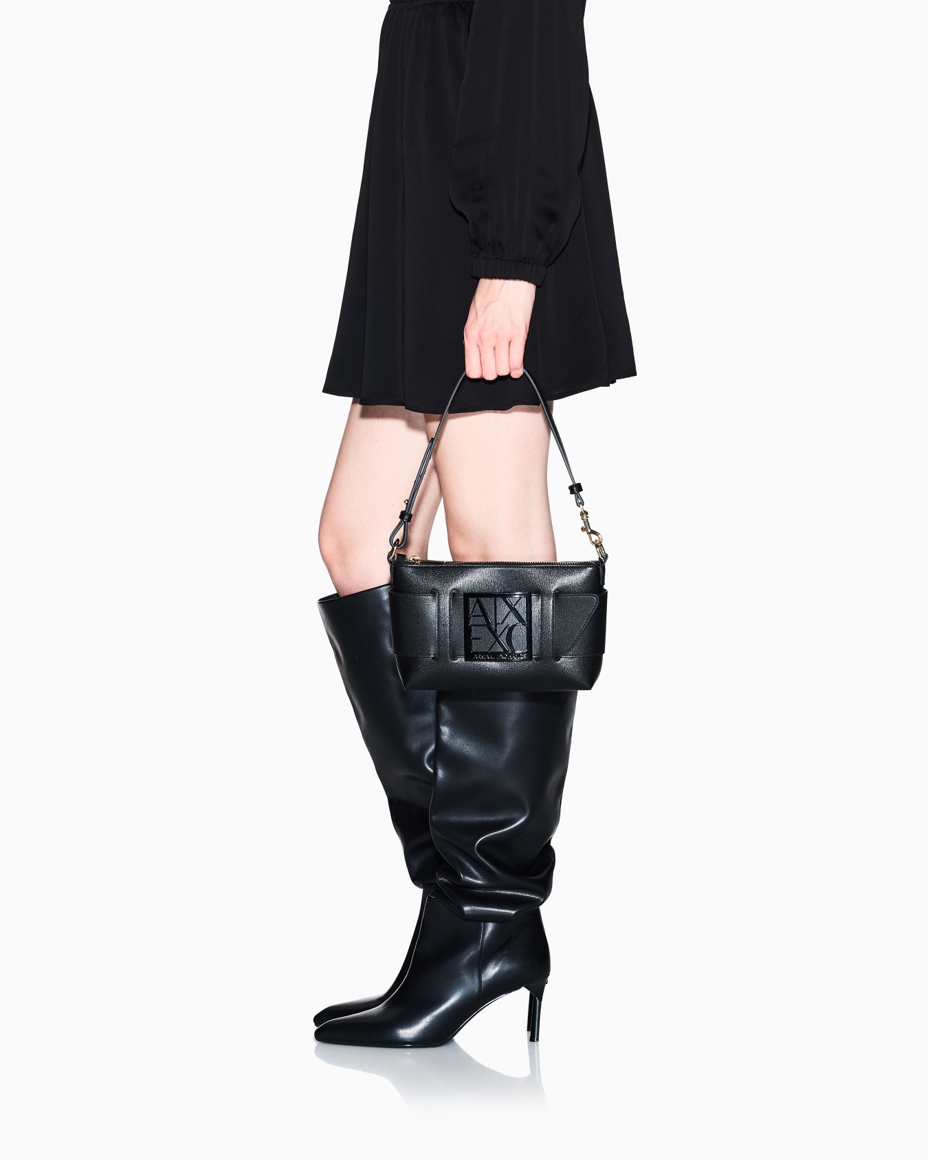 Borsa a spalla color block con maxi-logo  Slide 5