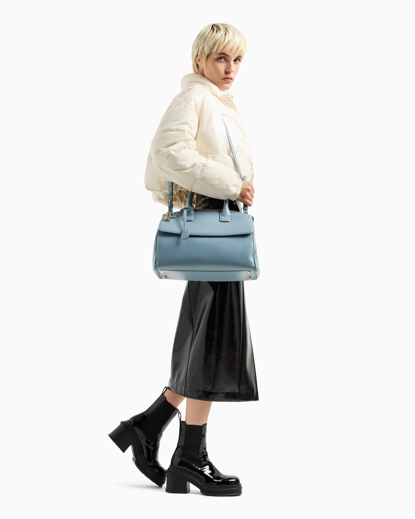 Bolso baúl grande con candado ASV y detalles metálicos Diapositiva 6