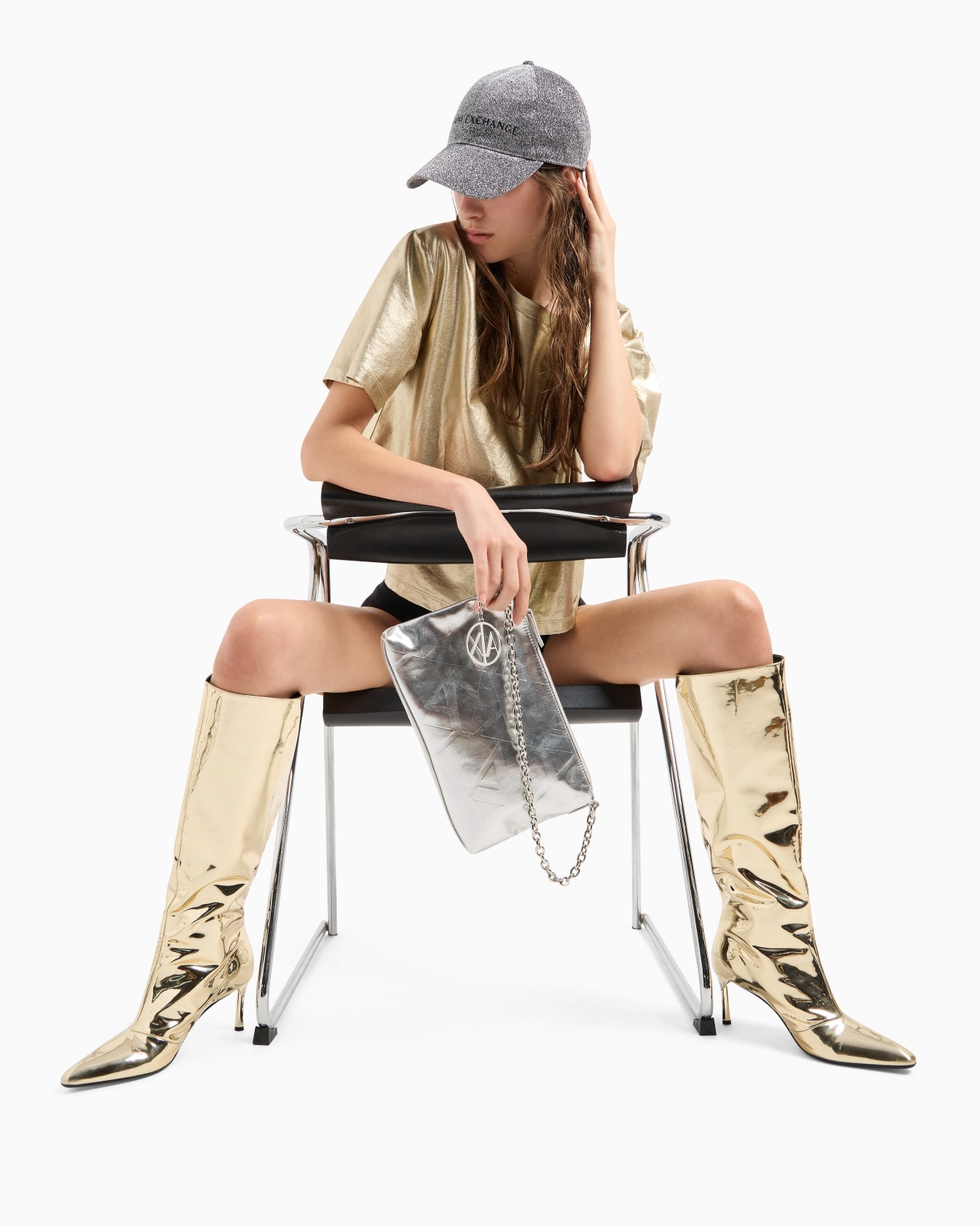  Bolso bandolera con maxilogotipo grabado Diapositiva 6