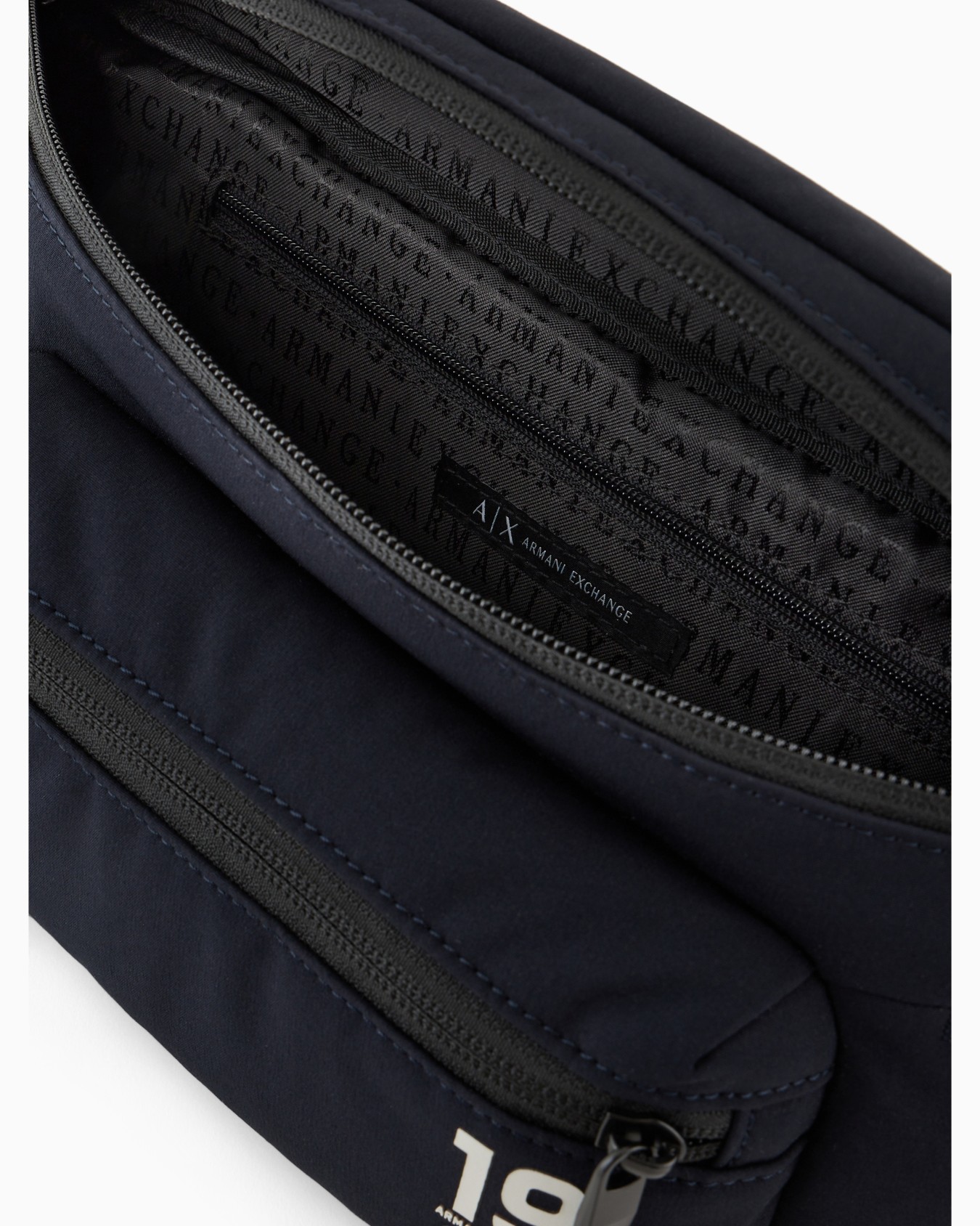 Shaped belt bag Diapositiva 3