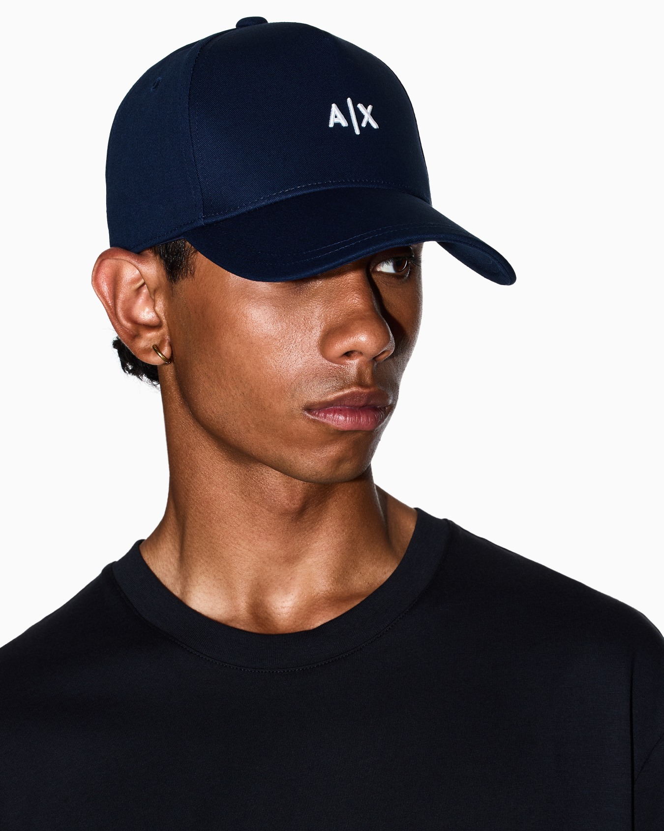 Cappello con visiera e logo ricamato Slide 3