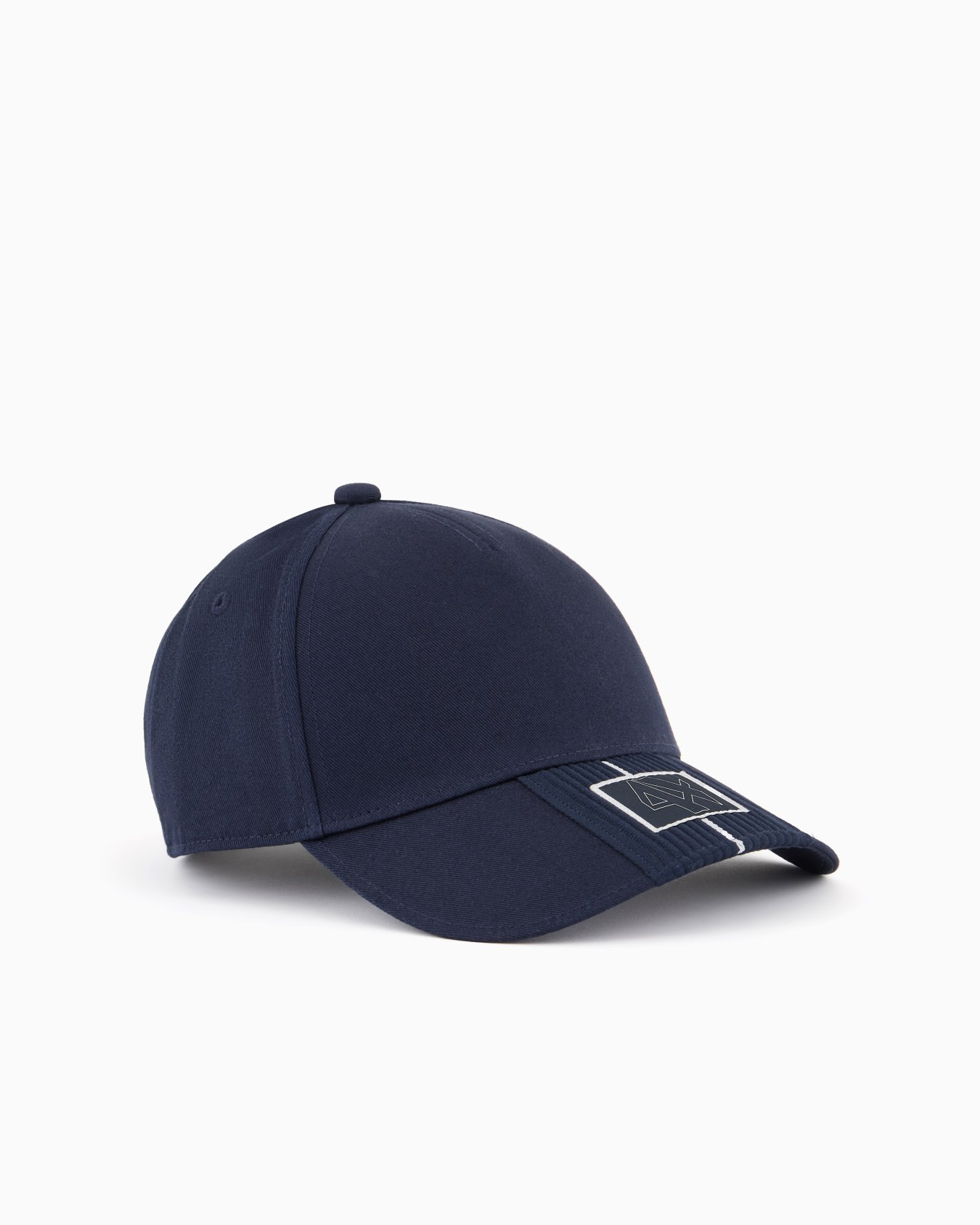 Gorro con visera y parche con logo Diapositiva 0