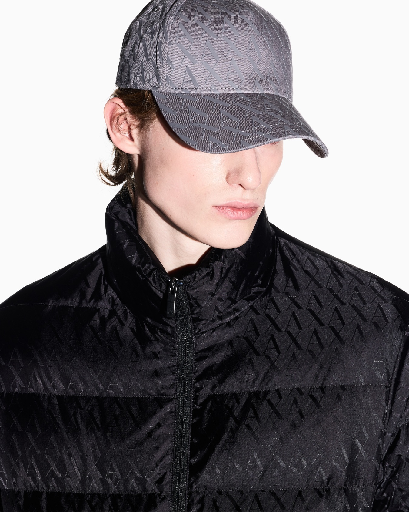 Visor cap with allover logo Slide 2