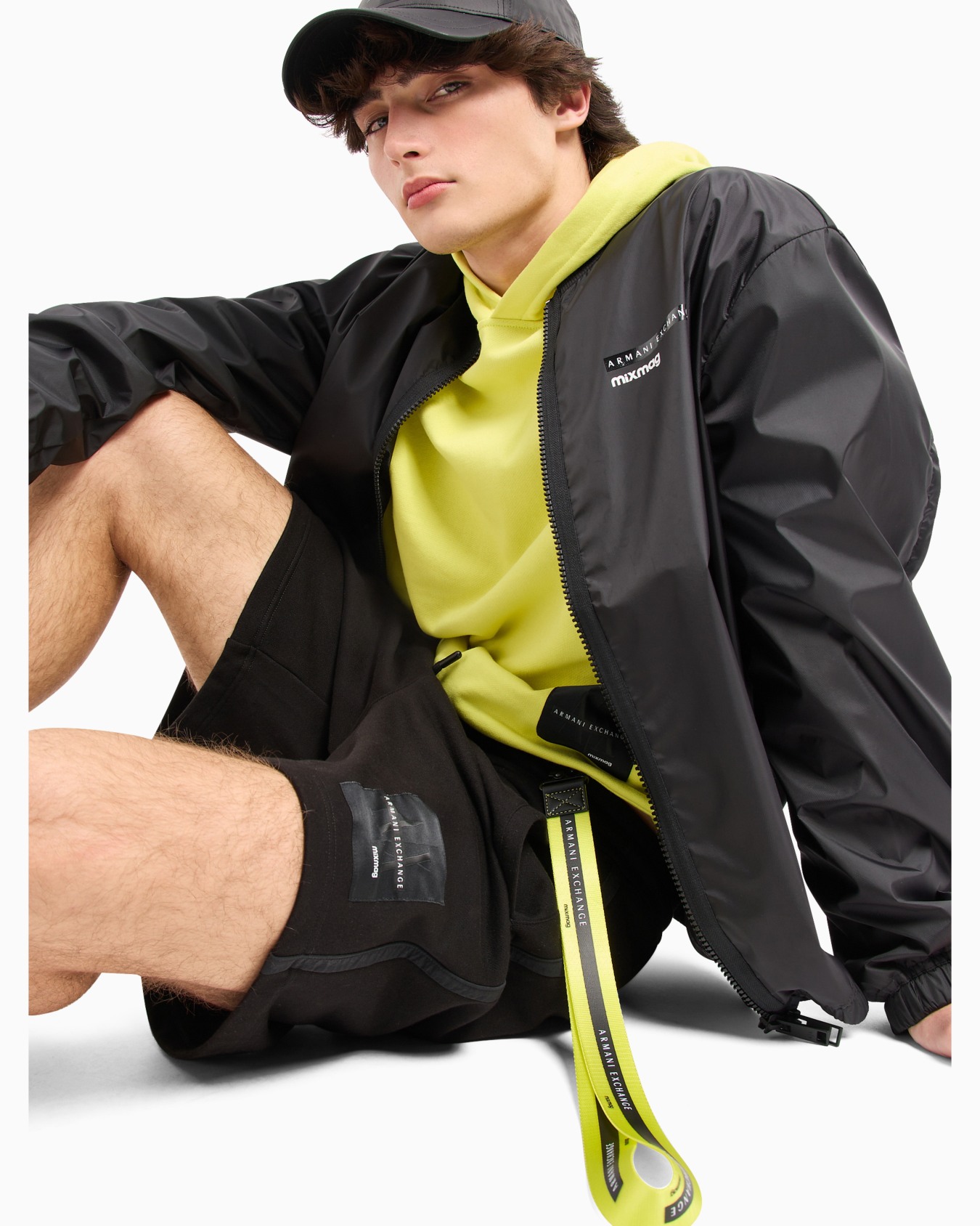 Key ring with contrasting logo Slide 2