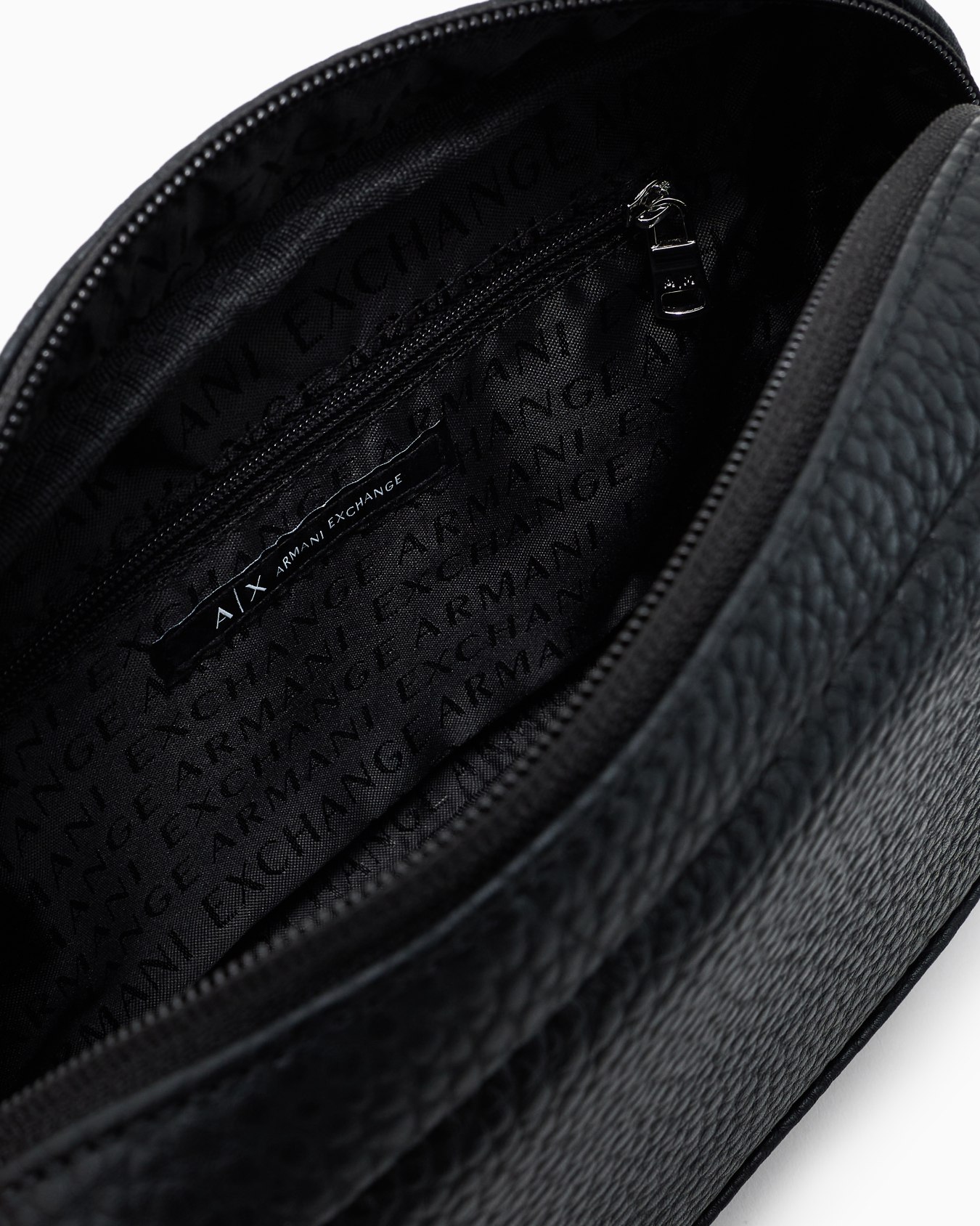 Beauty case with external strap in ASV recycled material Slide 3