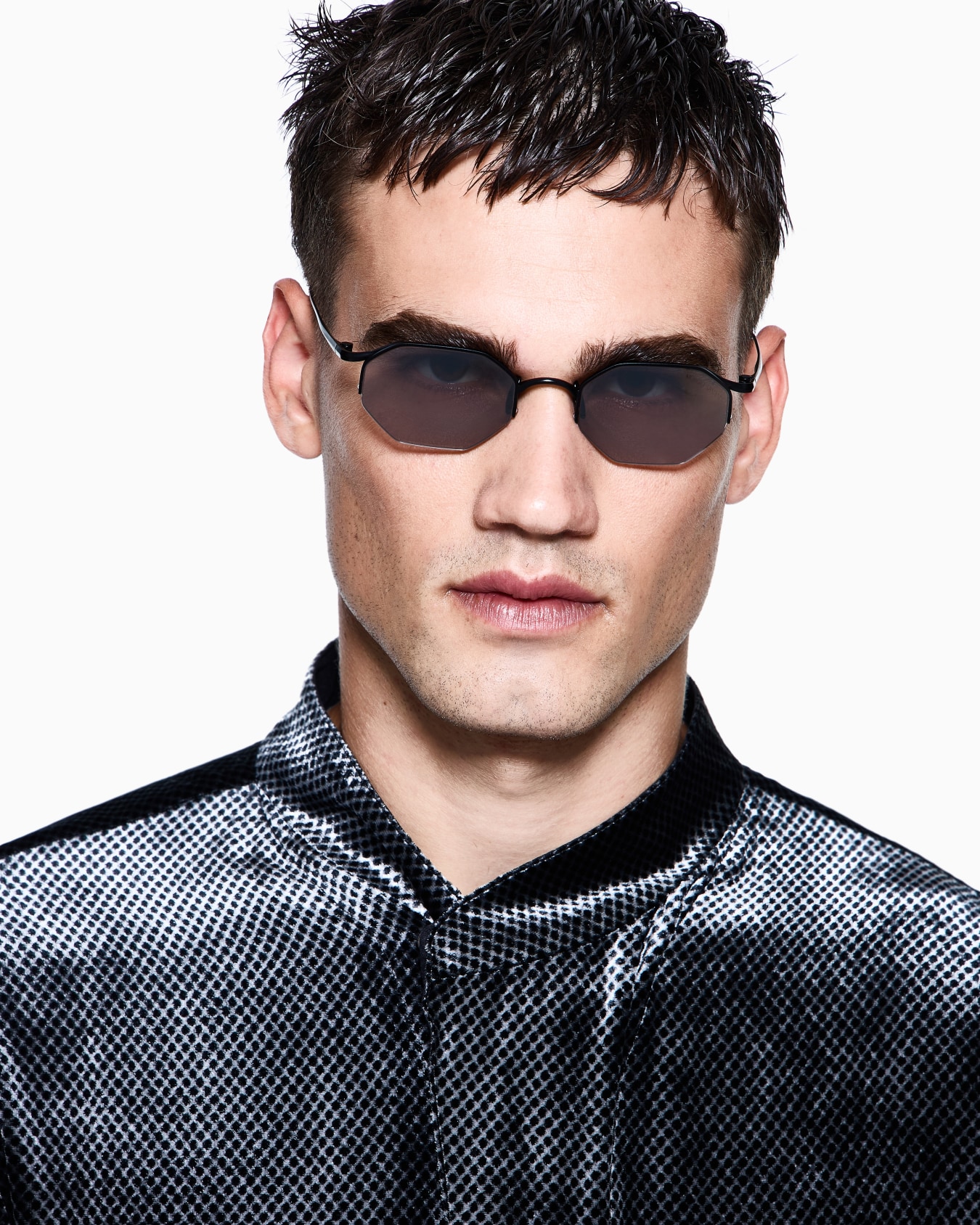Men’s hexagonal-shaped sunglasses Slide 4