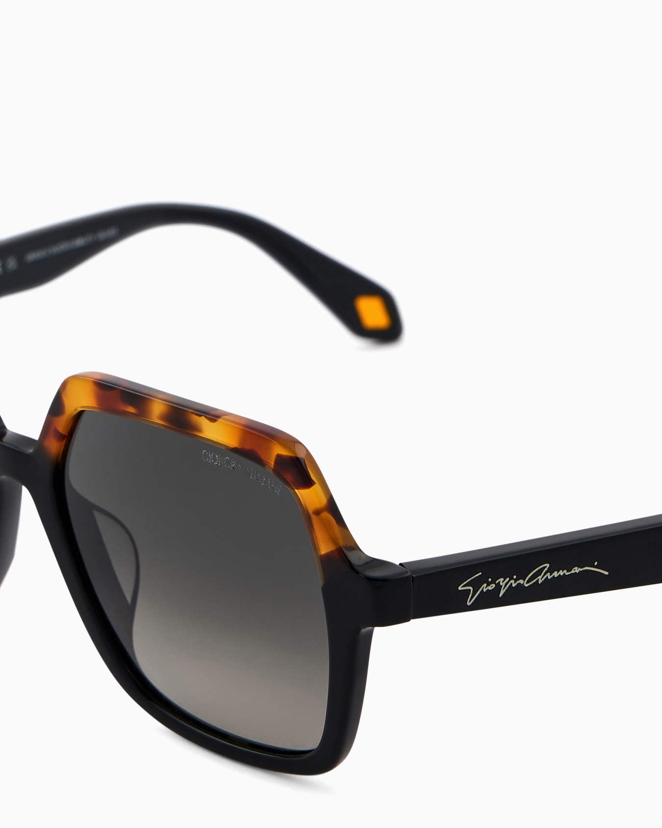 Women’s square sunglasses Slide 4