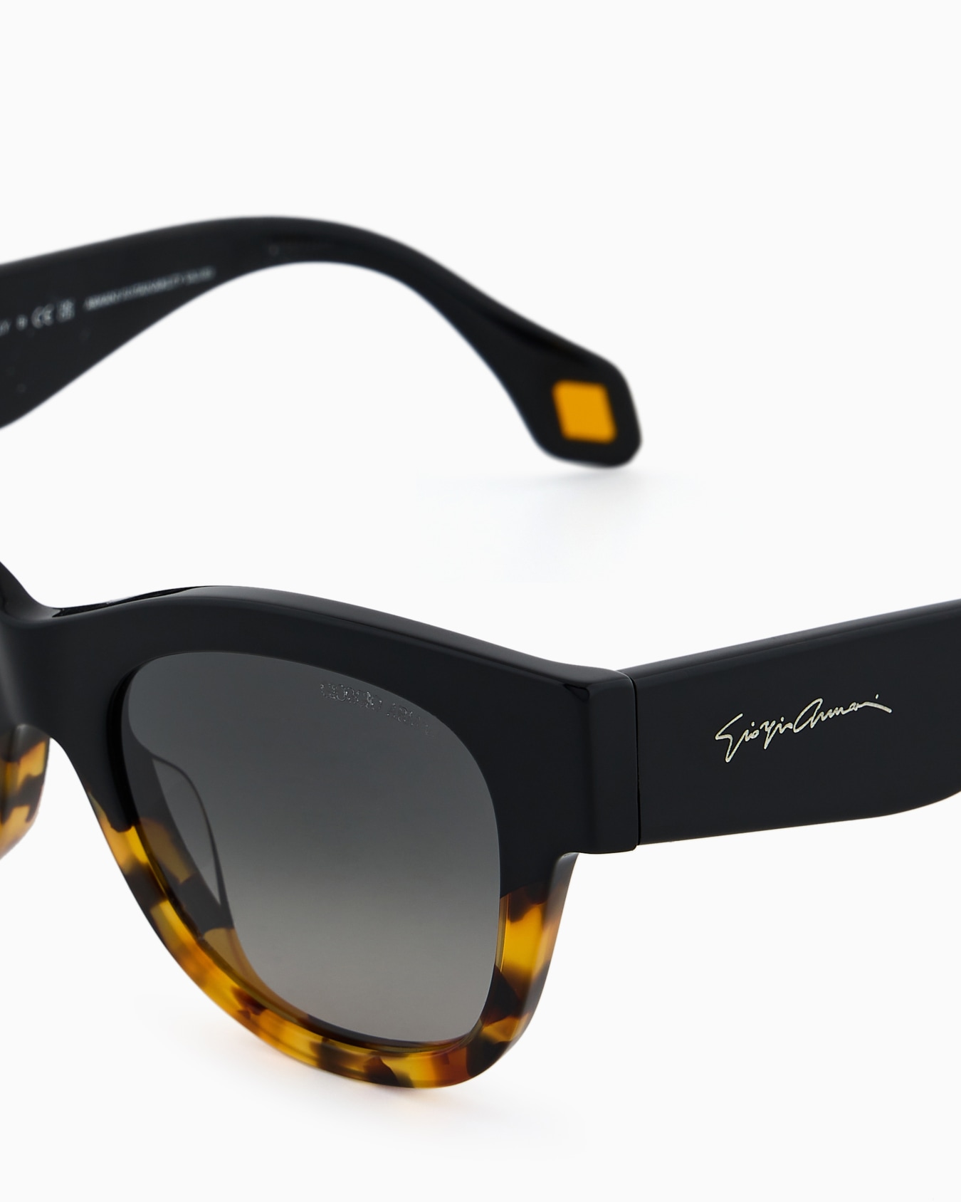 Women’s square sunglasses Slide 3