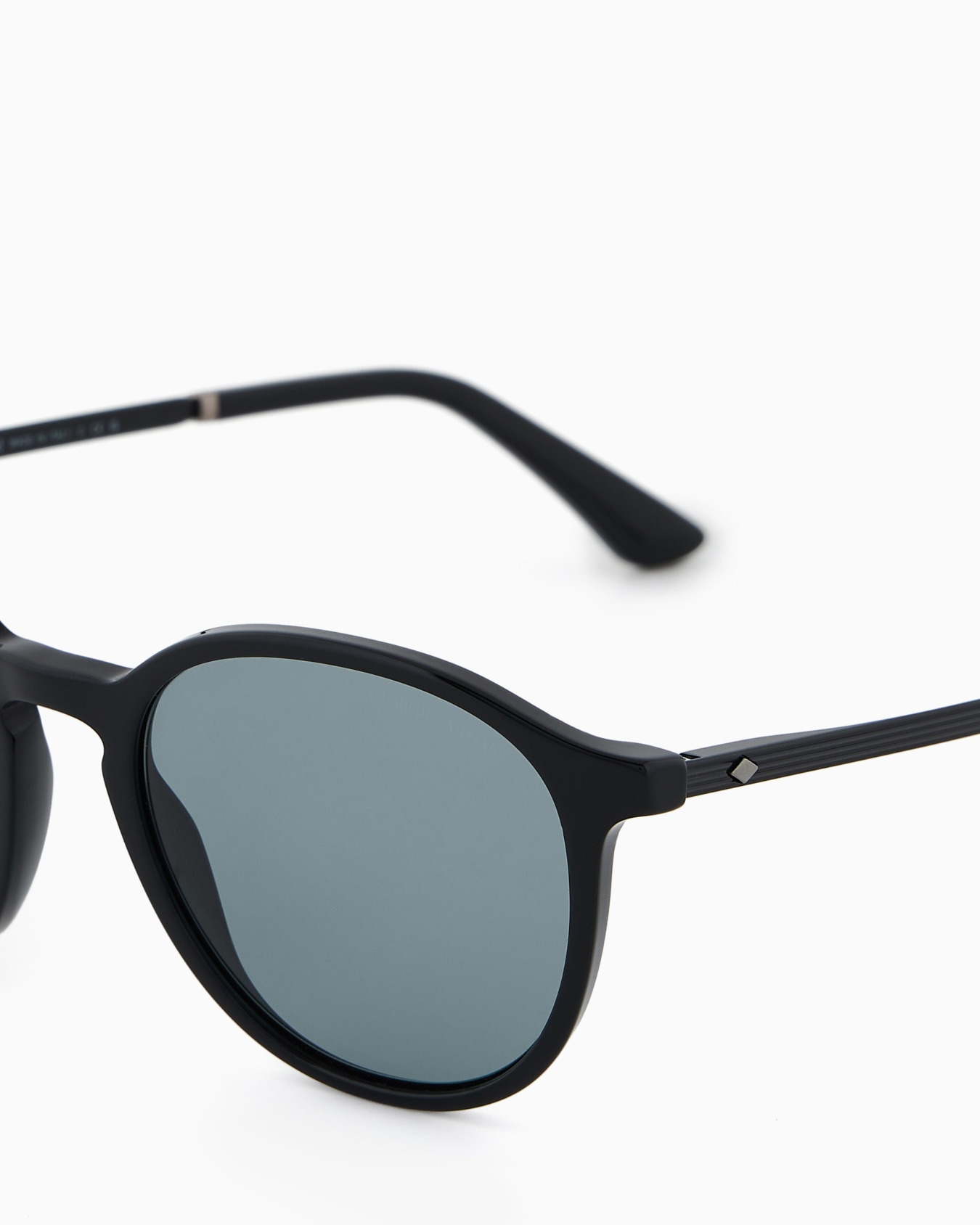 Sunglasses Slide 4