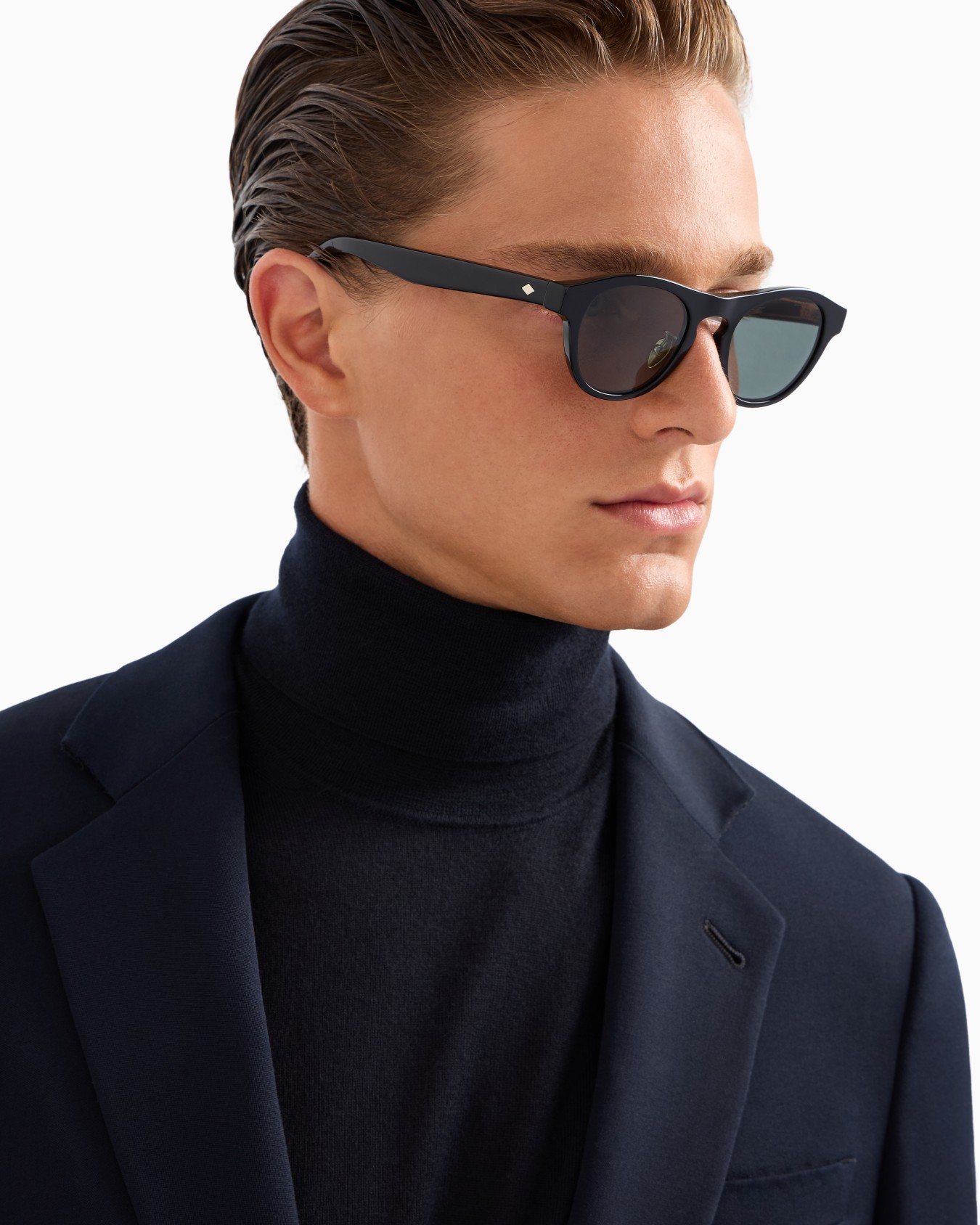 Men’s oval sunglasses Slide 1