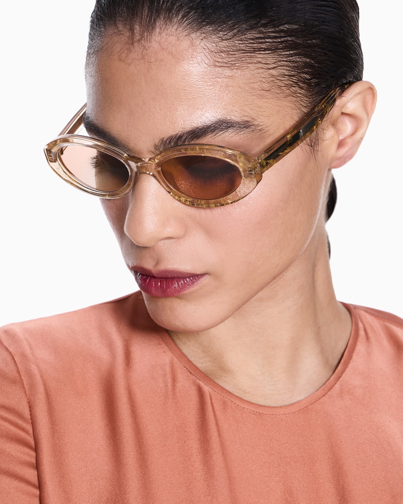 Women’s oval sunglasses Slide 1