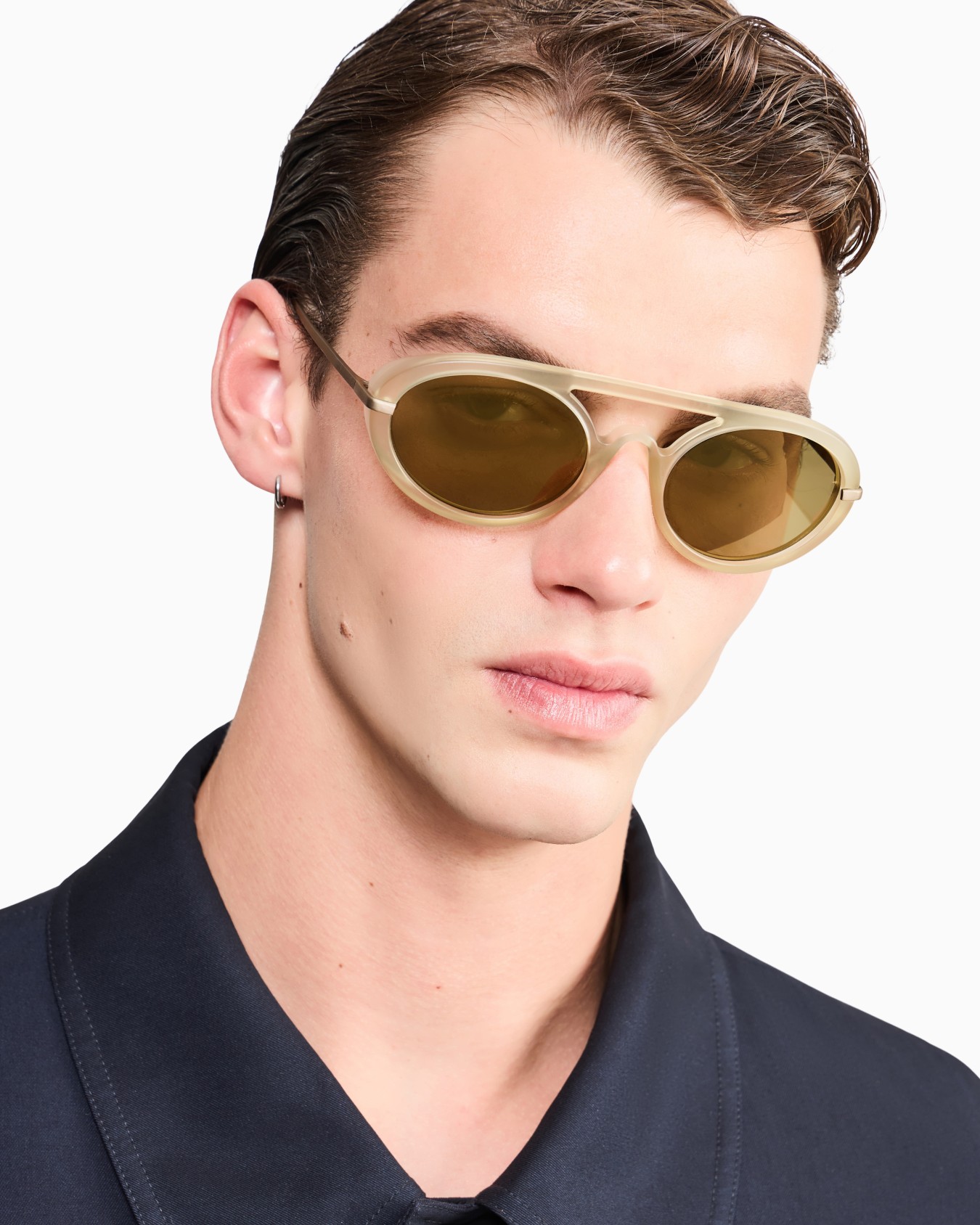 Men’s oval sunglasses Slide 4