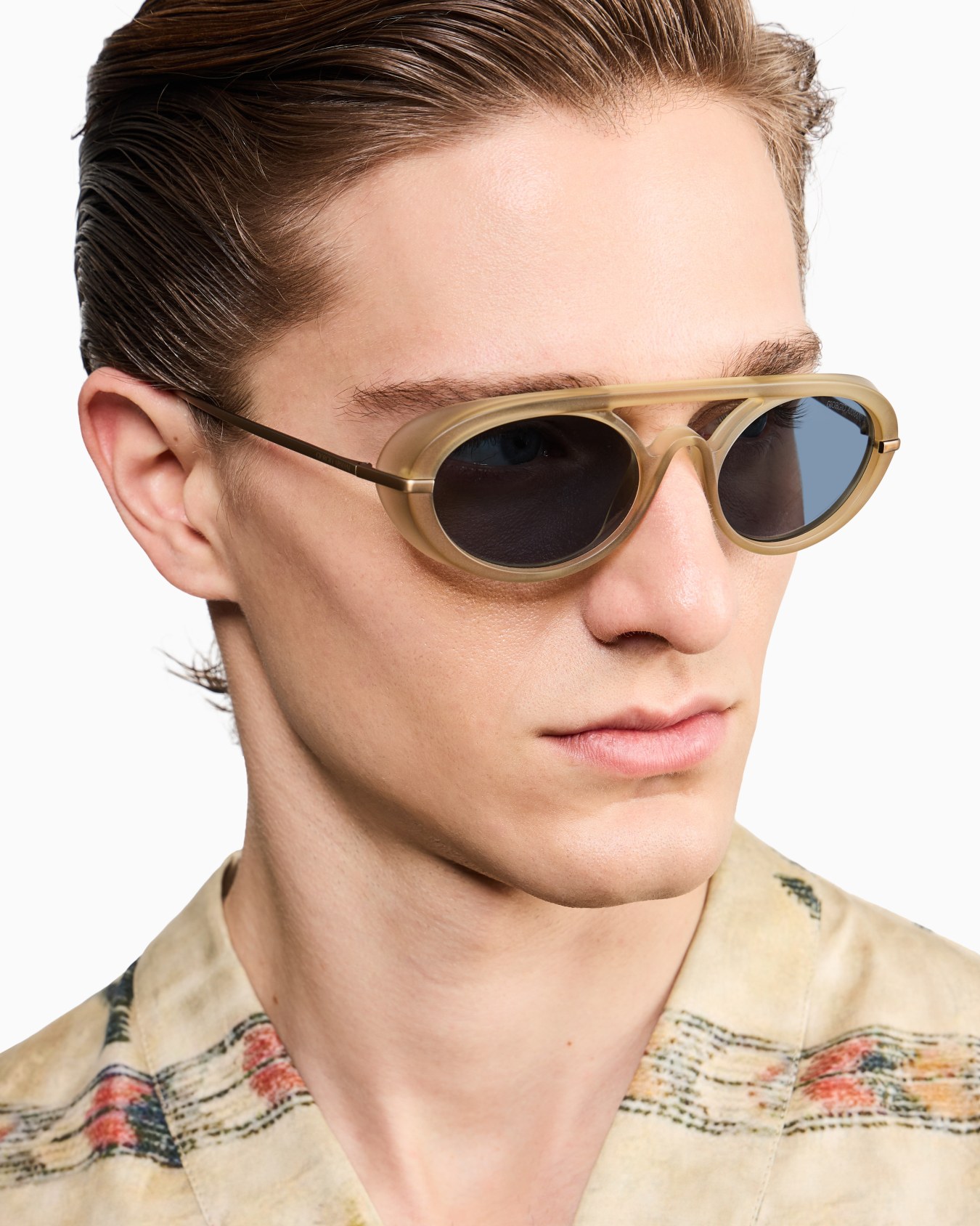 Men’s oval sunglasses Slide 4