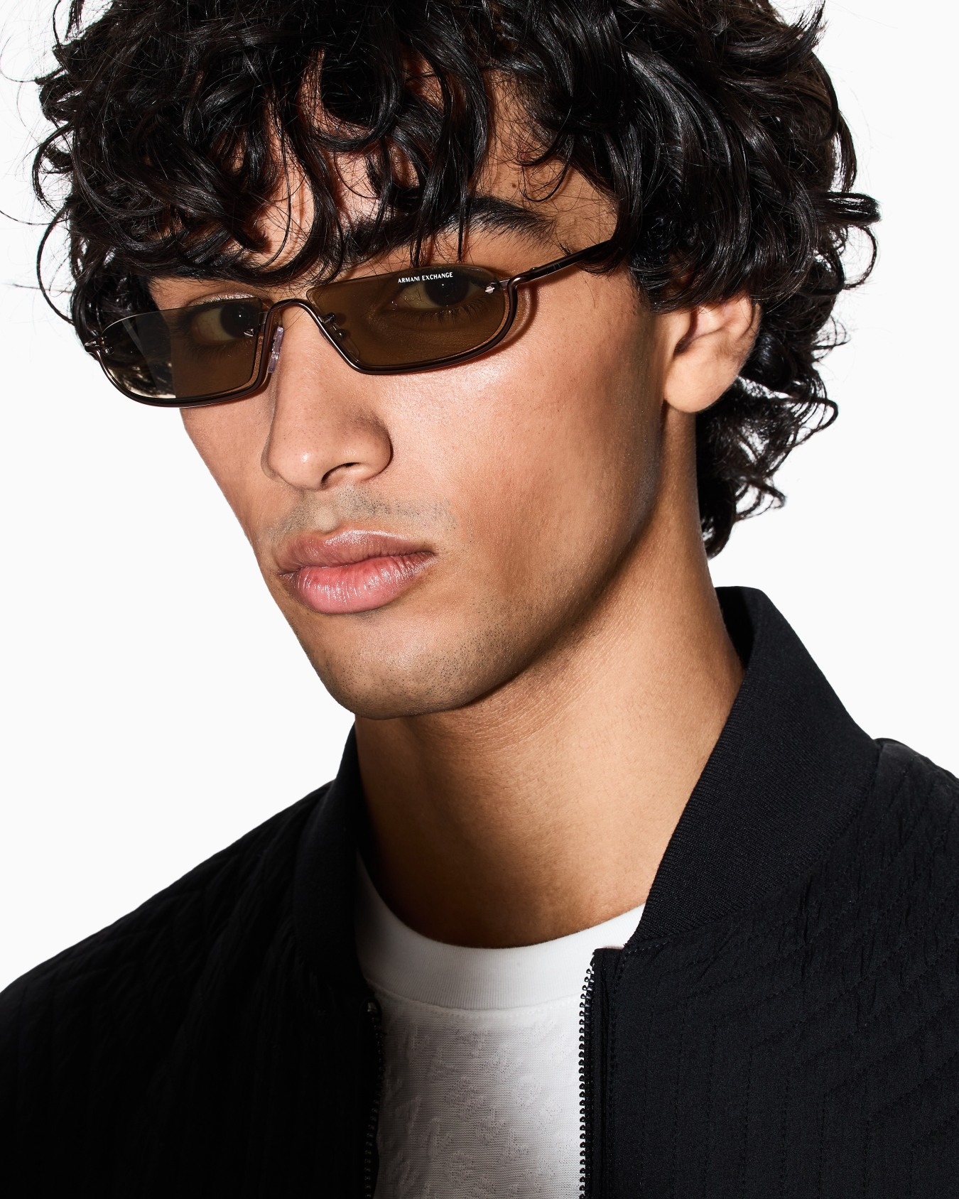 Irregular shaped men's sunglasses Slide 1