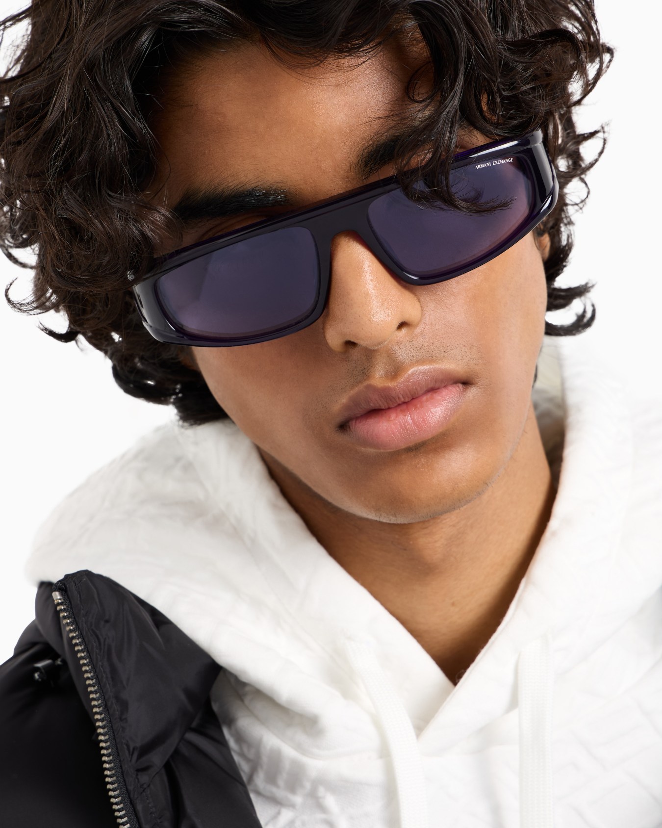 Sonnenbrille mit unregelmäßig geformter Fassung für Herren Folie 1