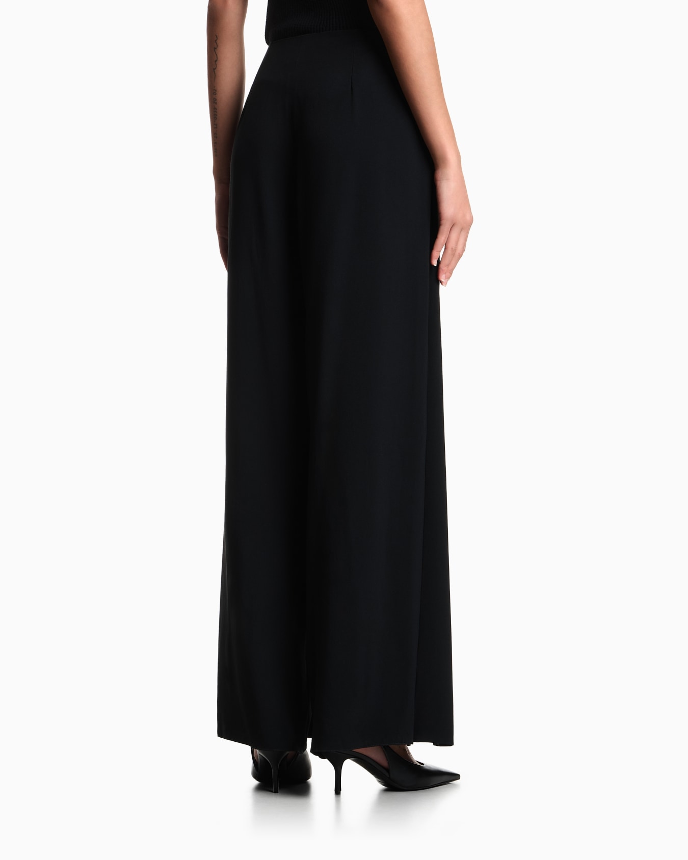 Pantalones de envers satén con cierre de piercing Diapositiva 2