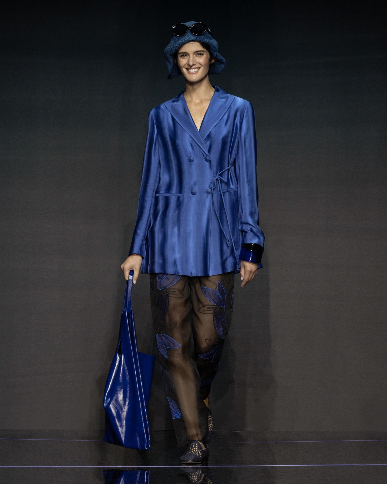 Pure silk organza elasticated-waist trousers with floral embroidery Slide 7
