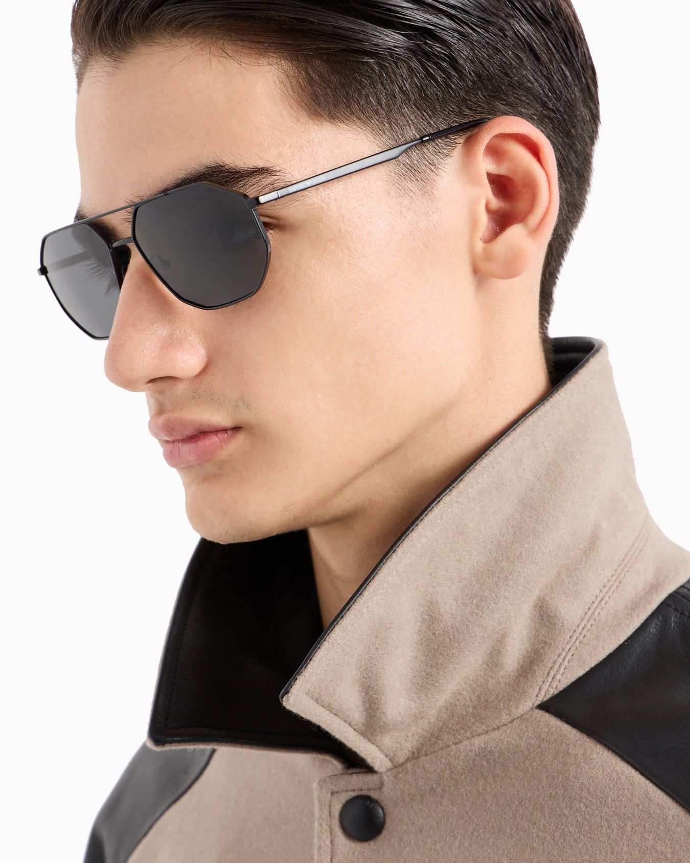 Irregular-shaped men’s sunglasses Slide 1