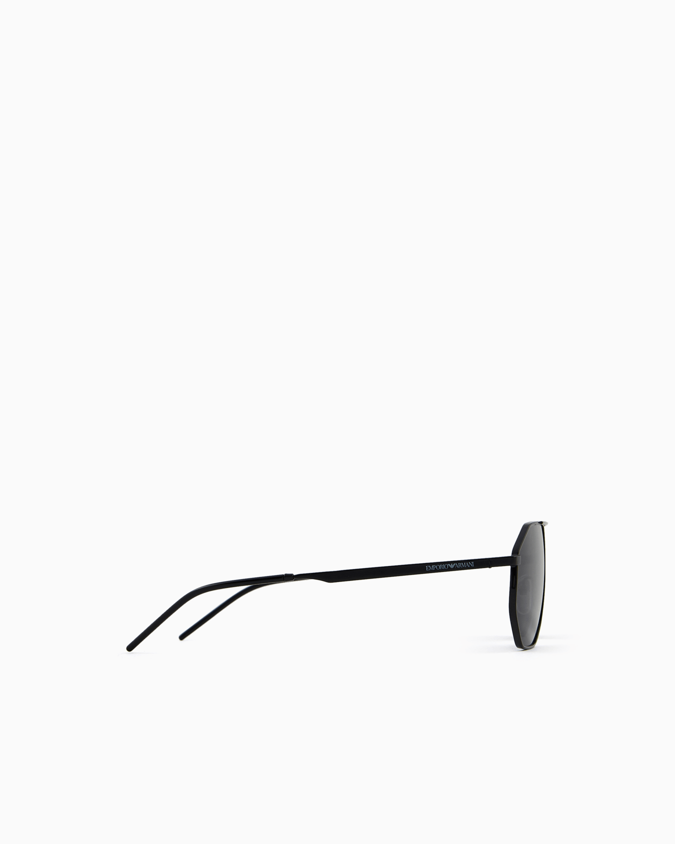 Irregular-shaped men’s sunglasses Slide 3